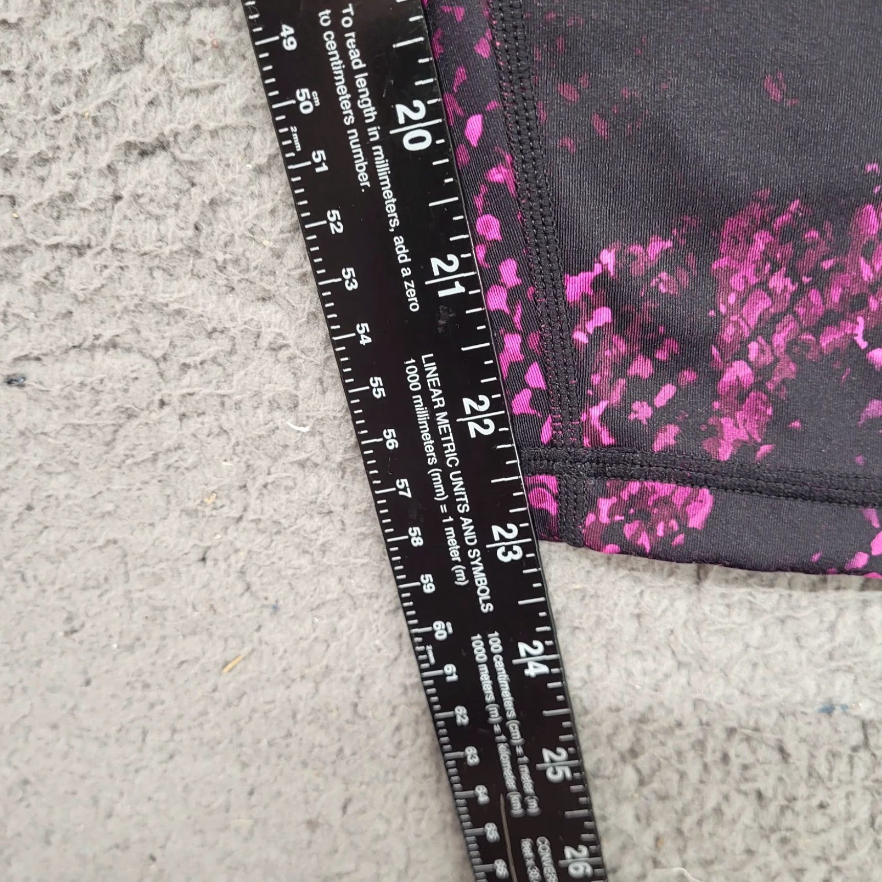 Gap GapFit Leggings Women's XL Black Pink Snakeskin Print Ankle Athletic Activewear Size 40" / US 18 - 6 Thumbnail