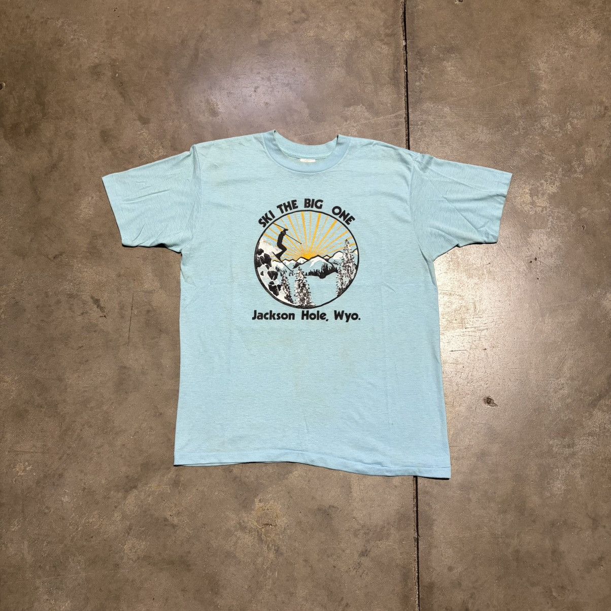 Vintage Vintage 80s Jackson Hole Wyoming T shirt Ski Outdoor Nature Size US M / EU 48-50 / 2 - 1 Thumbnail