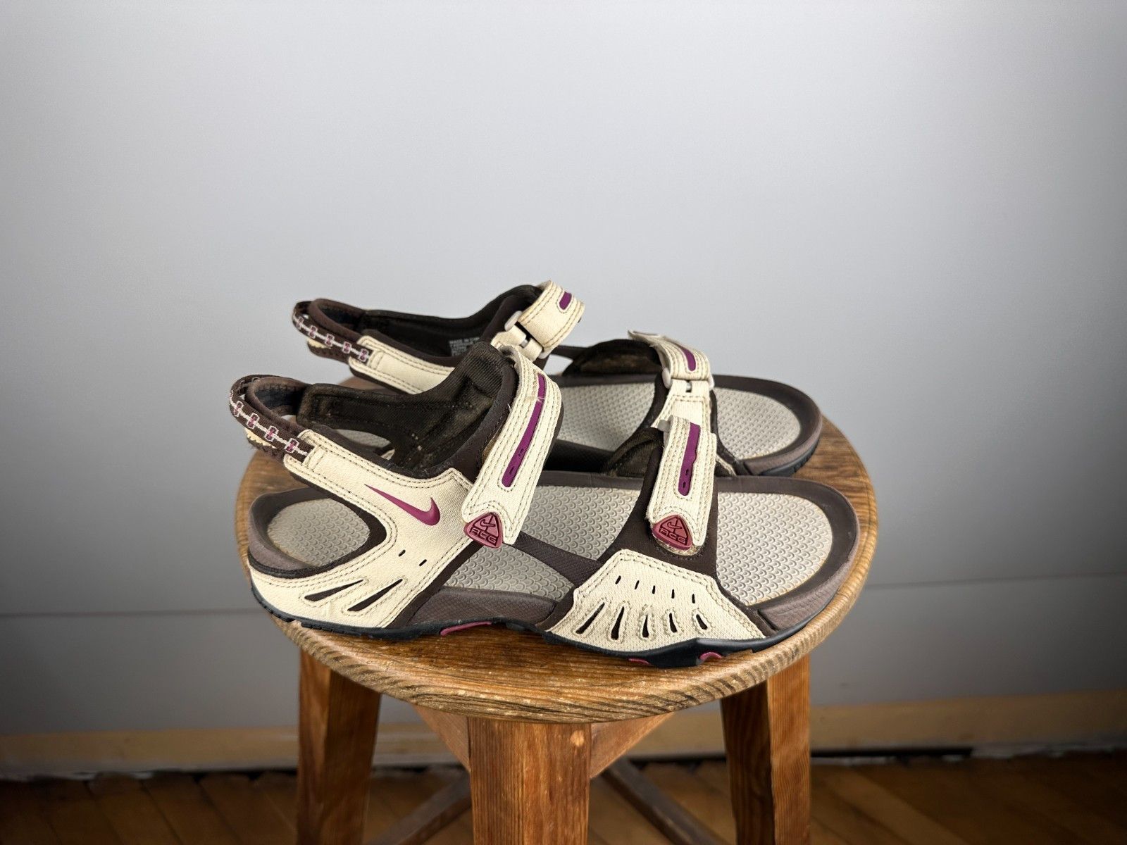 Nike ACG Nike ACG women’s sandals white pink size US9 UK8.5 EUR40.5 Size US 9 / IT 39 - 4 Thumbnail
