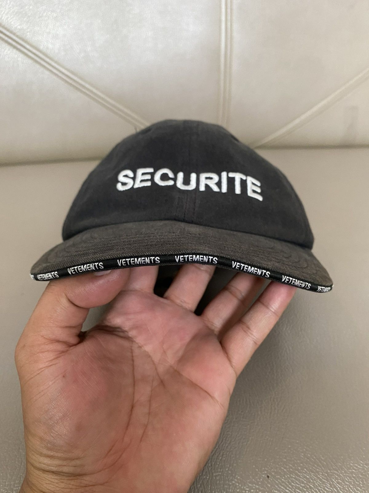 帽子 VETEMENTS 17SS SECURITE CAP Vetements Vetements Securite Cap ss17 | Grailed