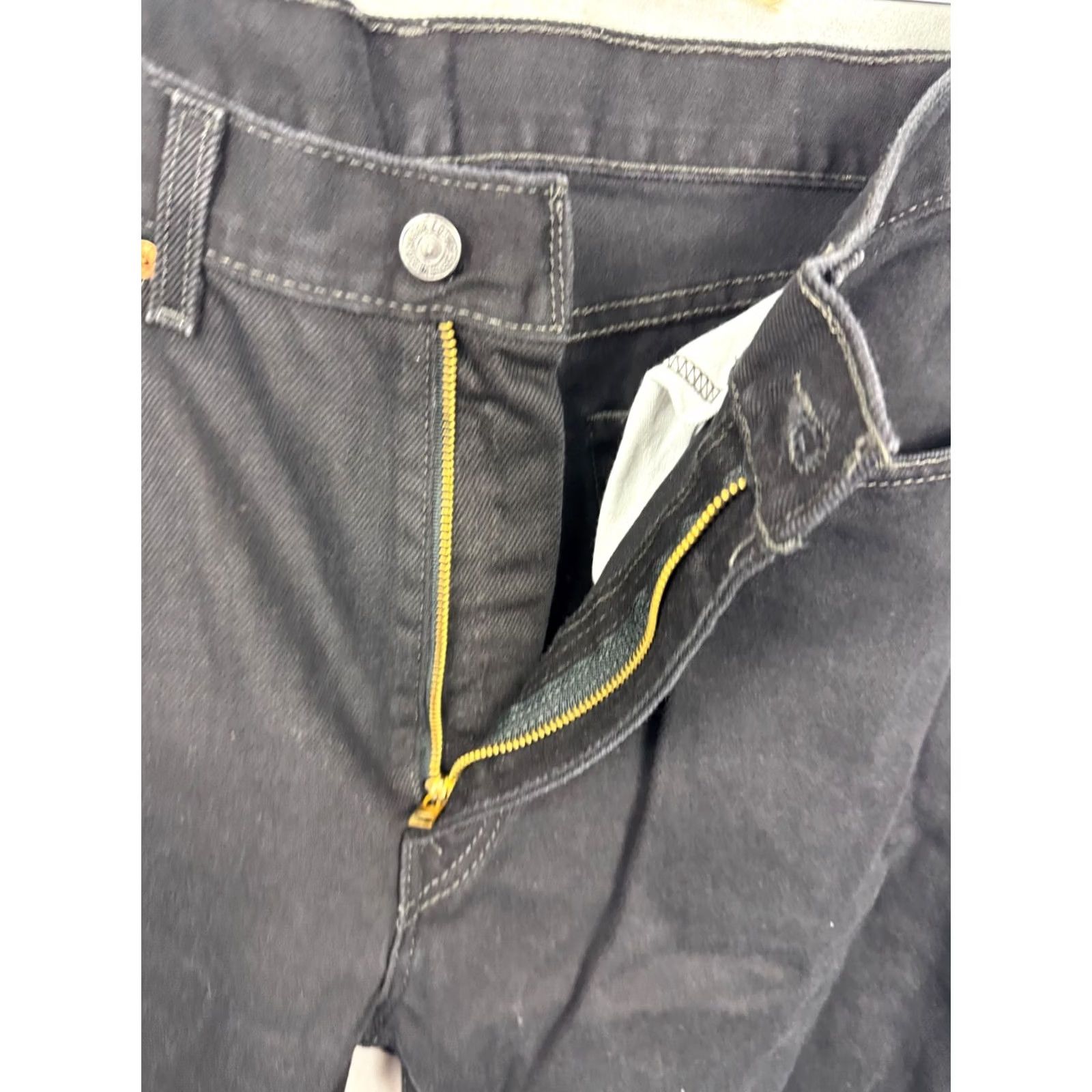 Levi's Item Specifications: Closure: Slip-On Size US 36 / EU 52 - 3 Thumbnail