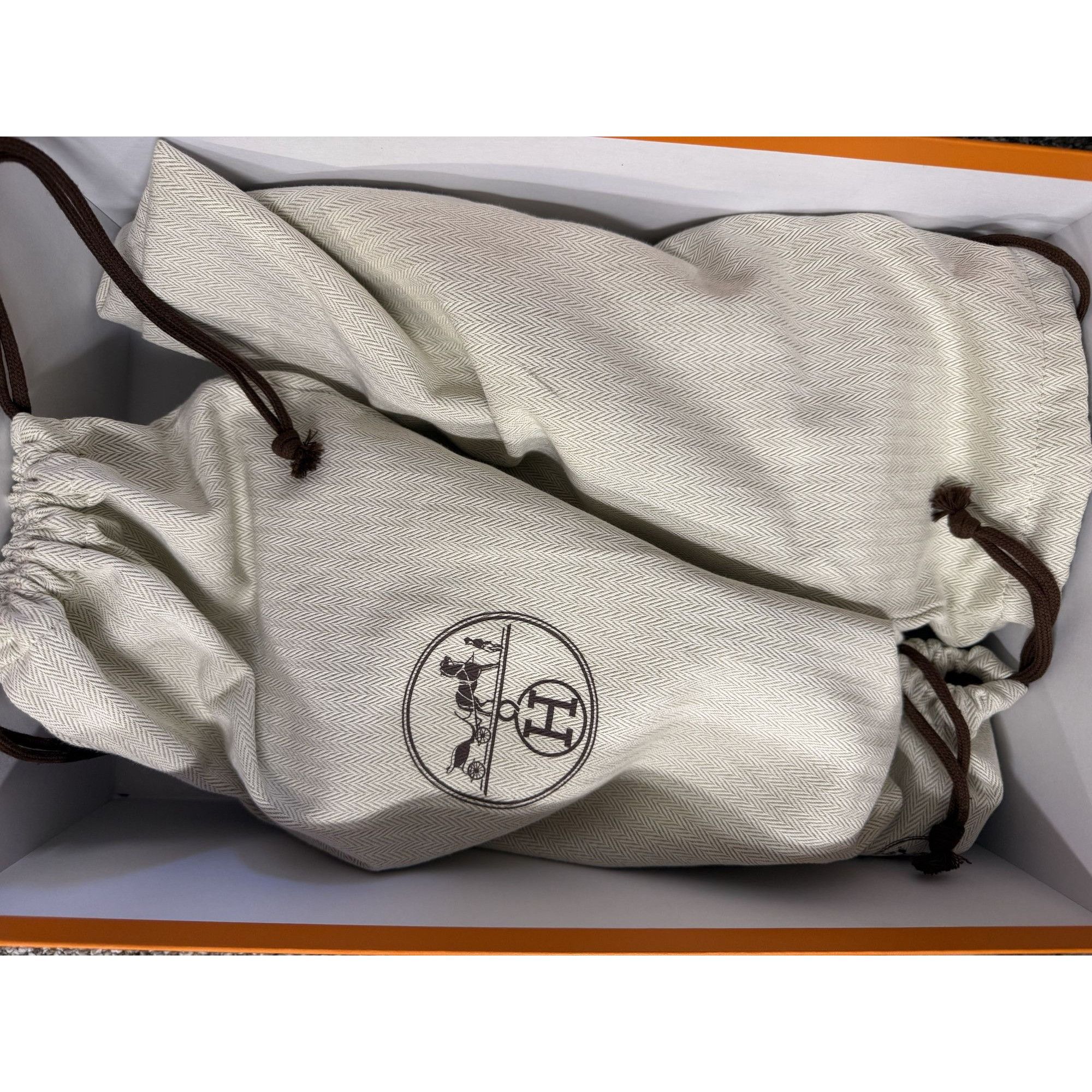 Hermes Hermès High-Top White Leather Sneakers With Silver Buckle De Size US 6 / IT 36 - 13 Thumbnail