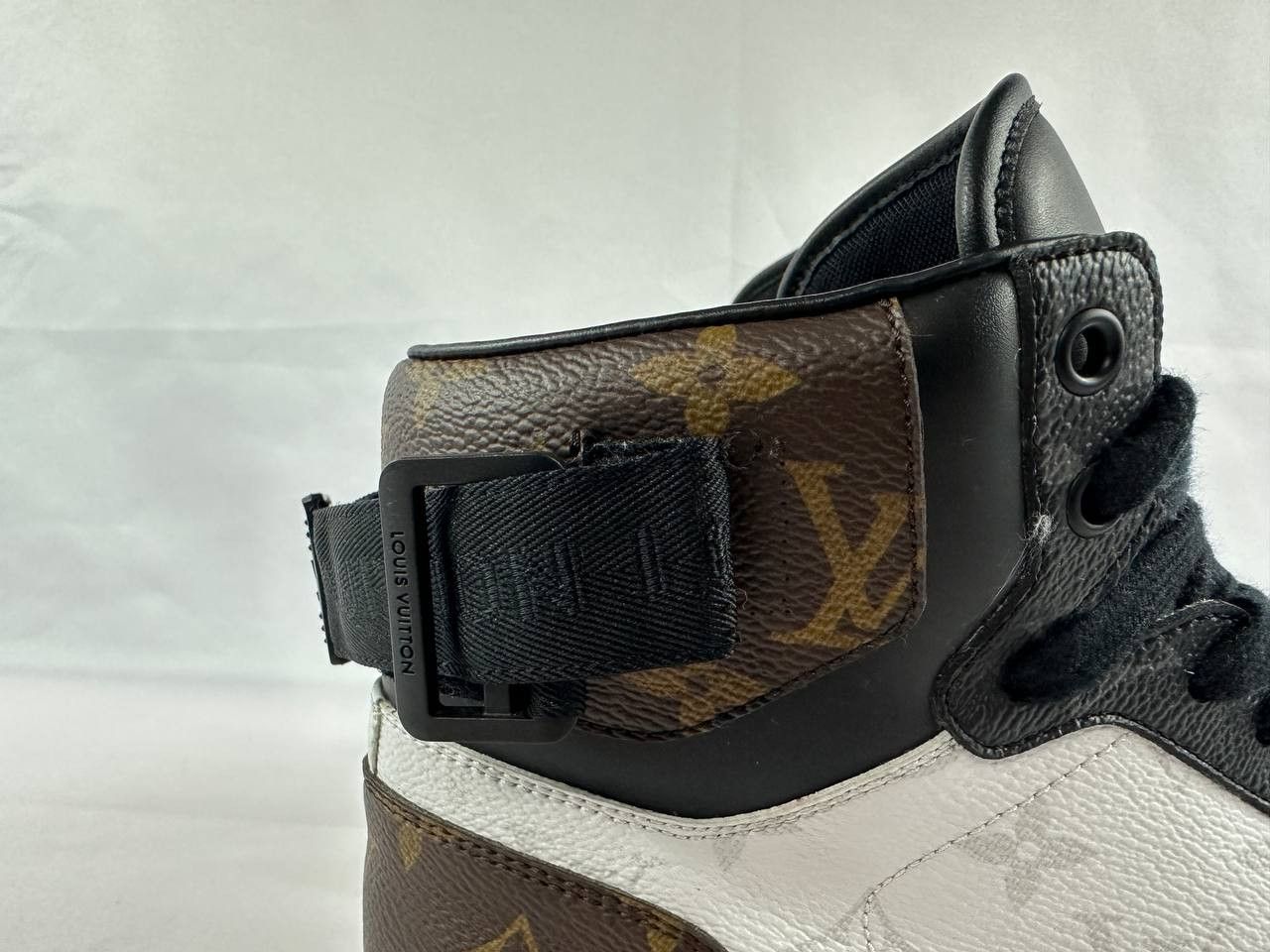 Louis Vuitton Louis Vuitton Rivoli High Top Tri Color Sneakers Size US 8 / EU 41 - 3 Thumbnail