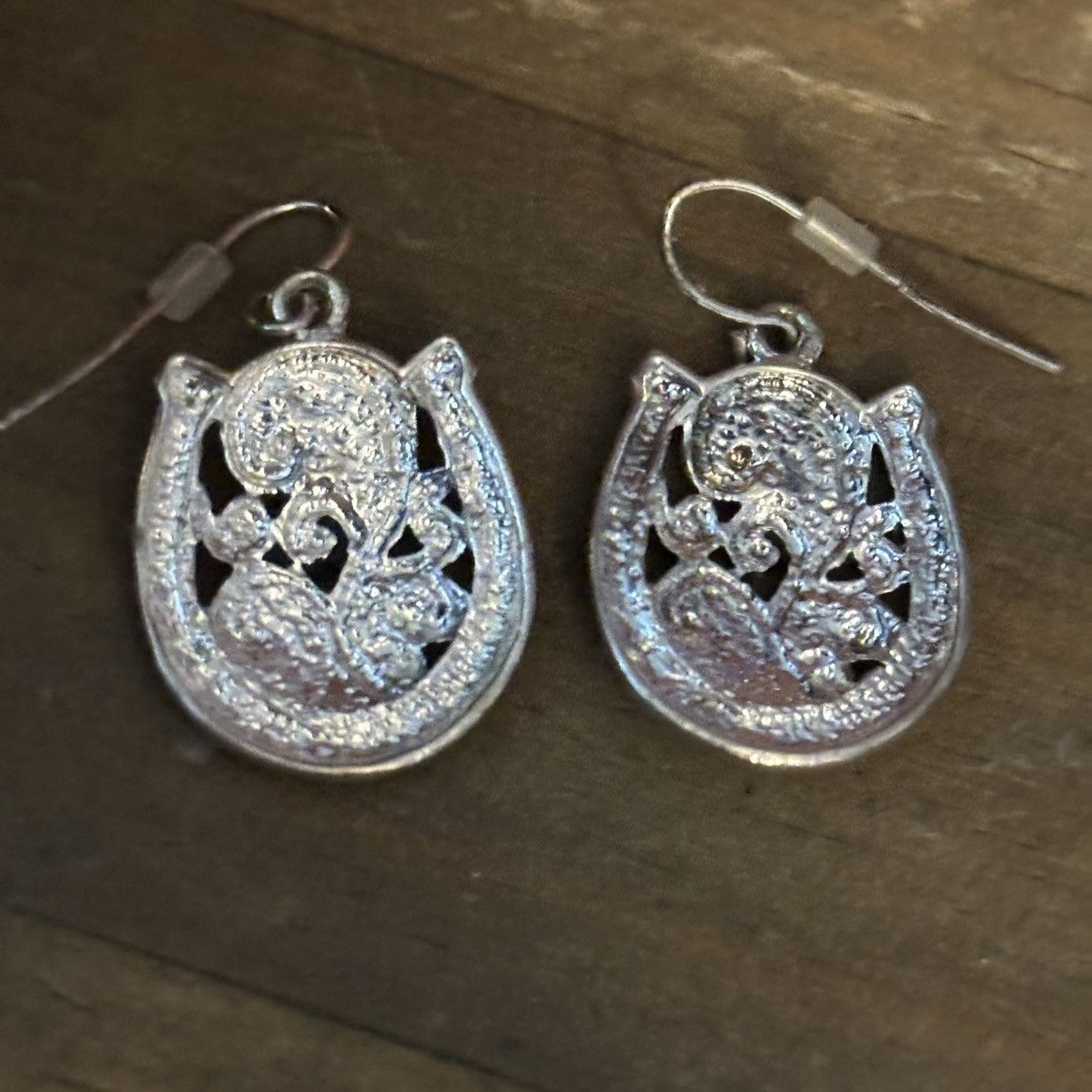 Other Silver tone ornate horseshoe dangle earrings Size ONE SIZE - 4 Thumbnail