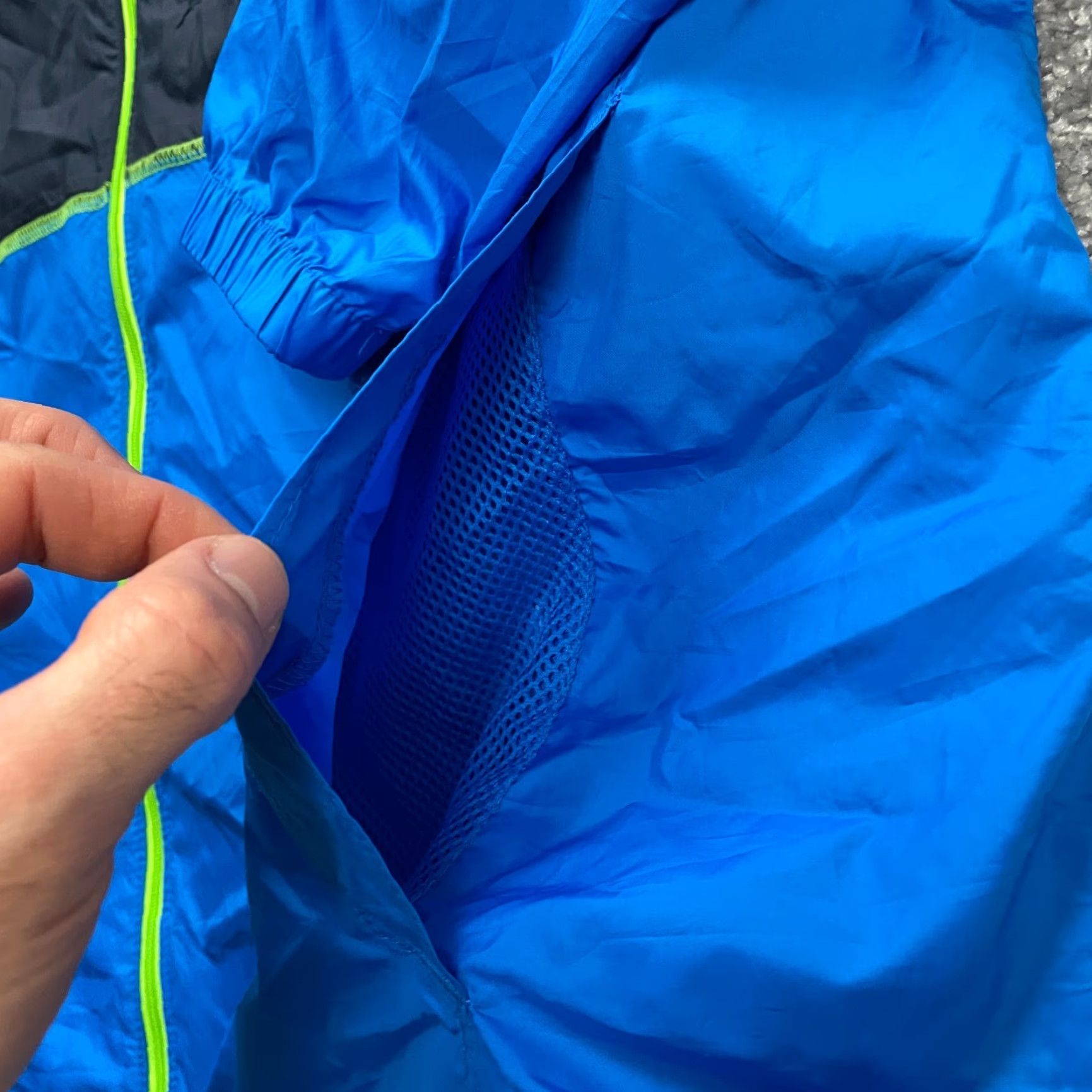 Vintage Columbia Jacket Mens Large Blue Lightweight Windbreaker Full Zip Hooded Activewear Casual Travel Size US L / EU 52-54 / 3 - 6 Thumbnail