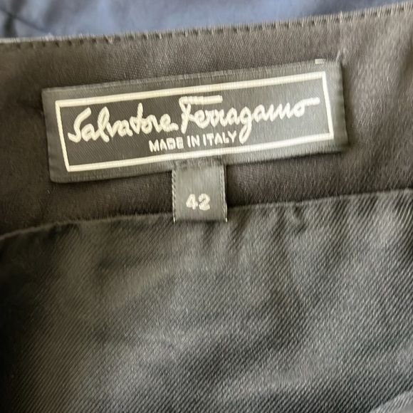 Salvatore Ferragamo Salvatore Ferragamo Pleated Trouser Side Slit Pocket Pencil Size 28" / US 6 / IT 42 - 5 Thumbnail