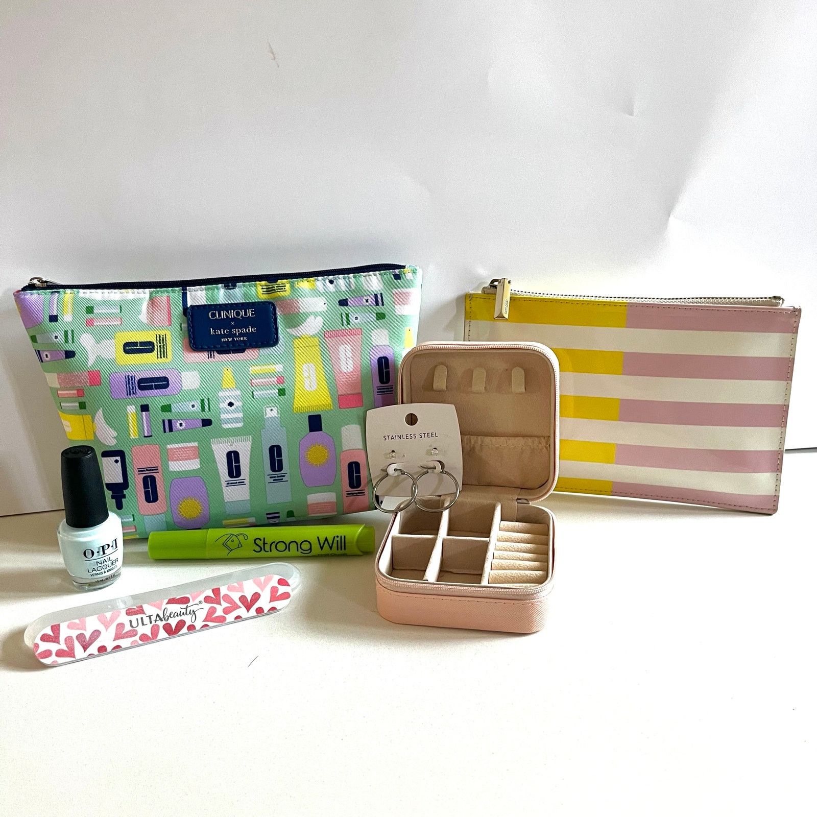 Kate Spade KATE SPADE x CLINIQUE x OPI x JEWELERY Beauty Bundle Gift! Size ONE SIZE - 10 Thumbnail