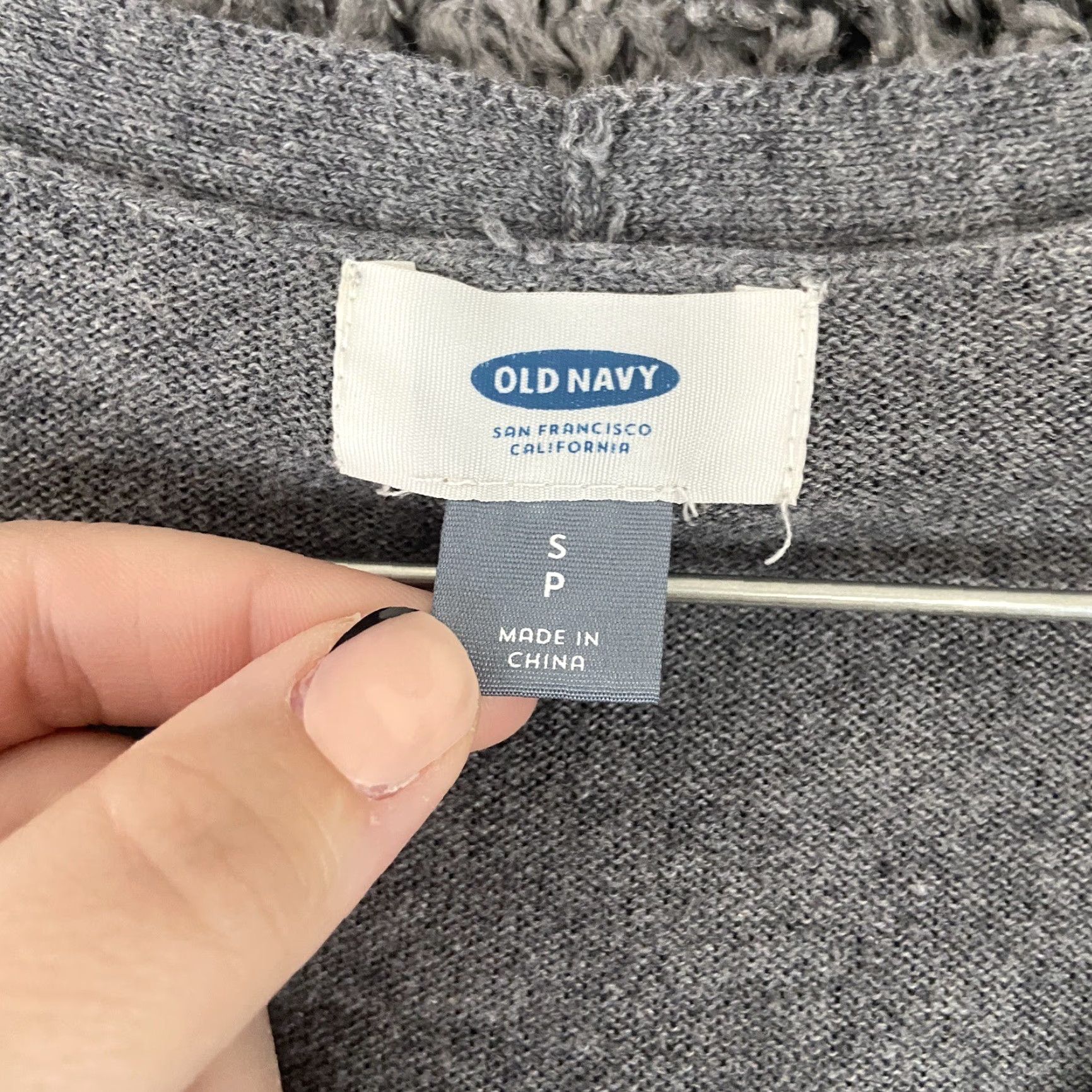 Old Navy VINTAGE? No. Old Navy Knit Blouse Gray White Stripe Long Sleeve Women’s S Gray Striped Knit Blouse Women's Small Size S / US 4 / IT 40 - 6 Thumbnail