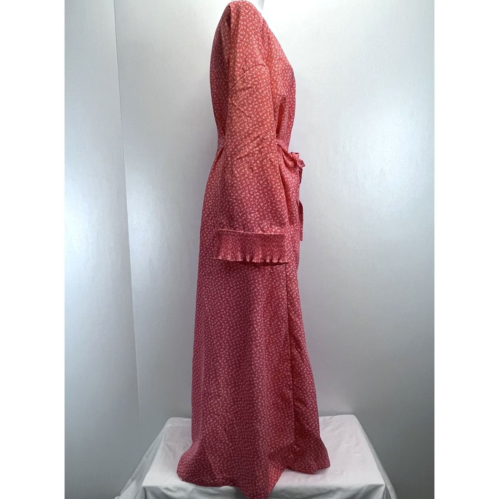 Mary McFadden VINTAGE Mary Mcfadden Robe Large Long Floral Lightweight Made in USA Sz Womens Size ONE SIZE - 4 Thumbnail