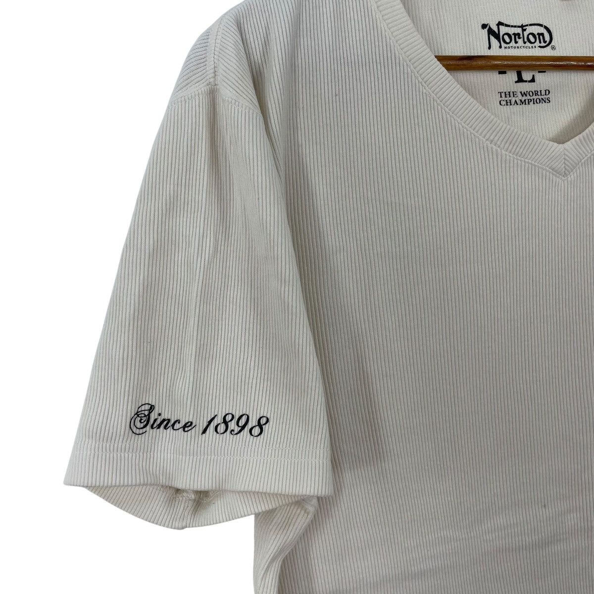 Norton Norton Motorcycle Vneck Waffle Tee Shirt Size US L / EU 52-54 / 3 - 5 Thumbnail