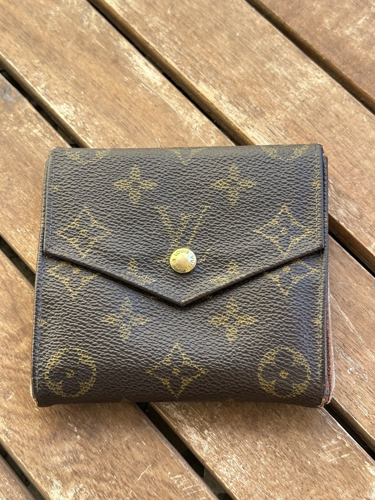 Louis Vuitton Authentic Vintage Louis Vuitton Monogram Elise Wallet Size ONE SIZE - 1 Thumbnail