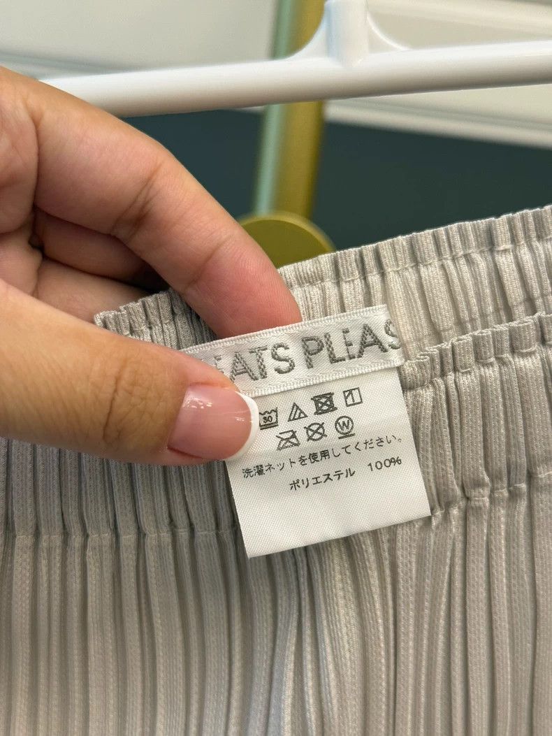 Issey Miyake Issey Miyake size:2 Beige pleated trousers and straight-le Size 31" - 4 Thumbnail