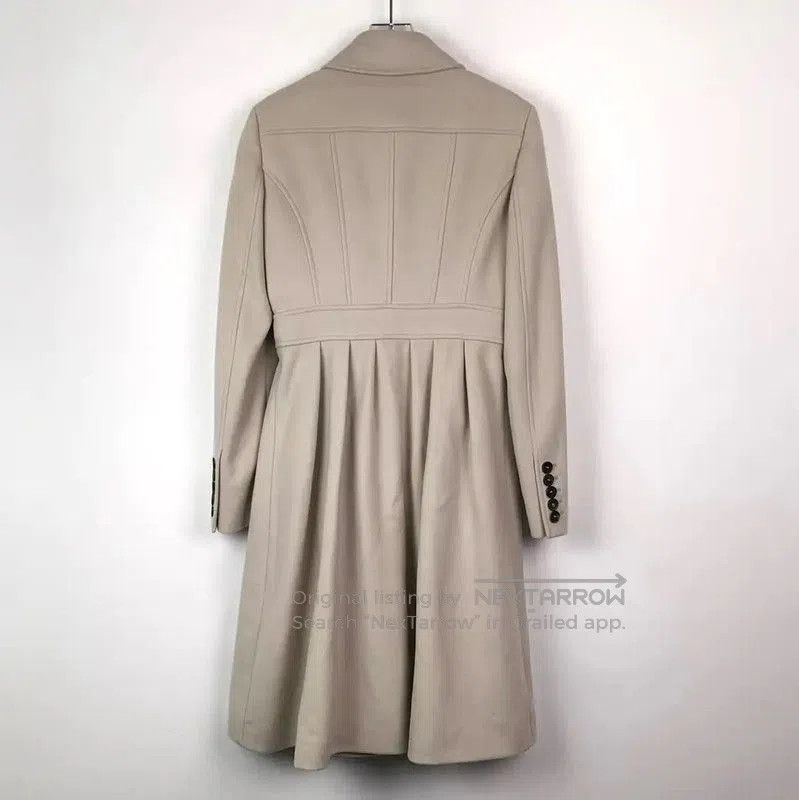 Burberry Burberry Beige Wool Women's Coat. Size S / US 4 / IT 40 - 2 Thumbnail