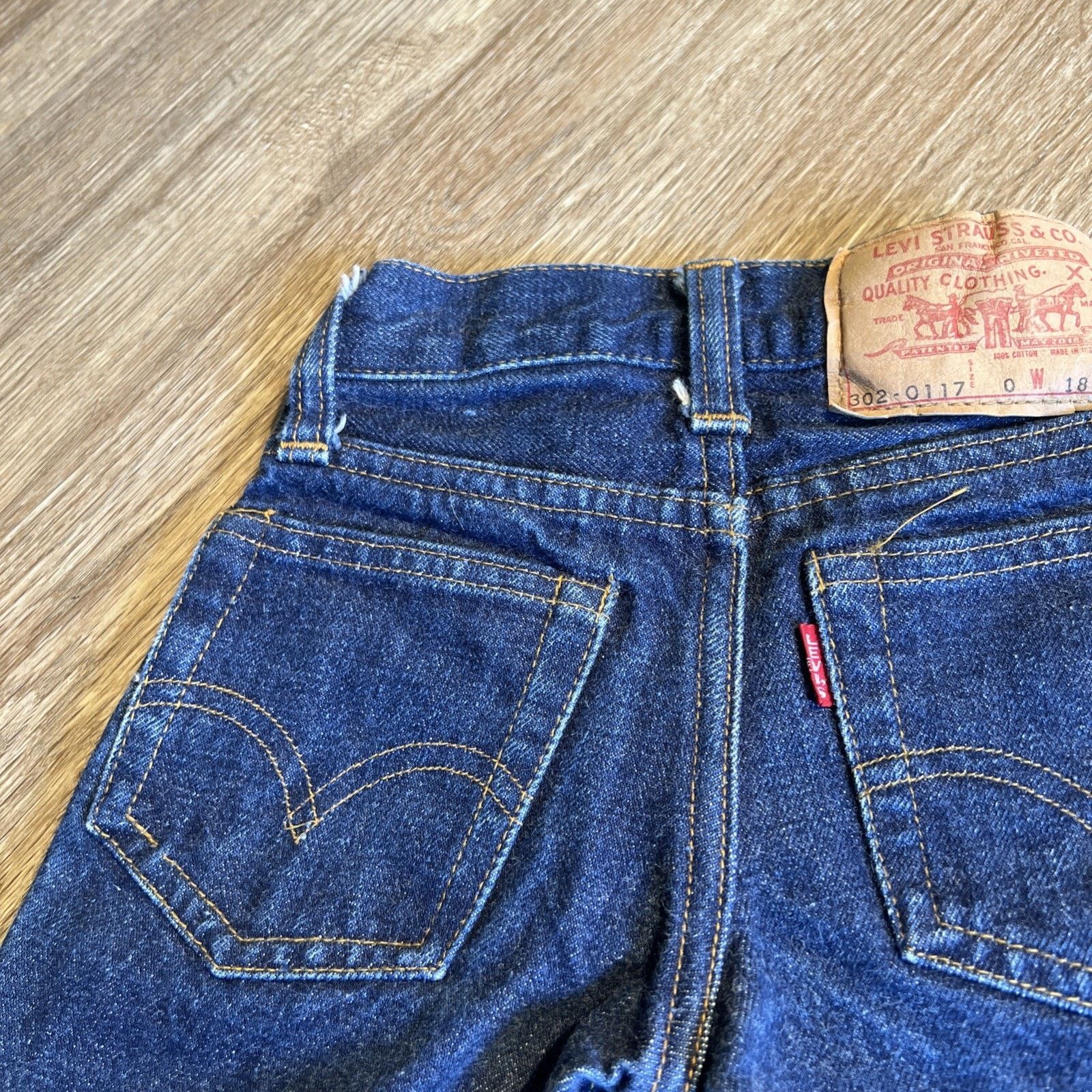 Levi's Levi 302 Big E 0 Toddler Dark Denim V Stitch Dark Indigo Size 25" / US 0 / IT 36 - 3 Thumbnail