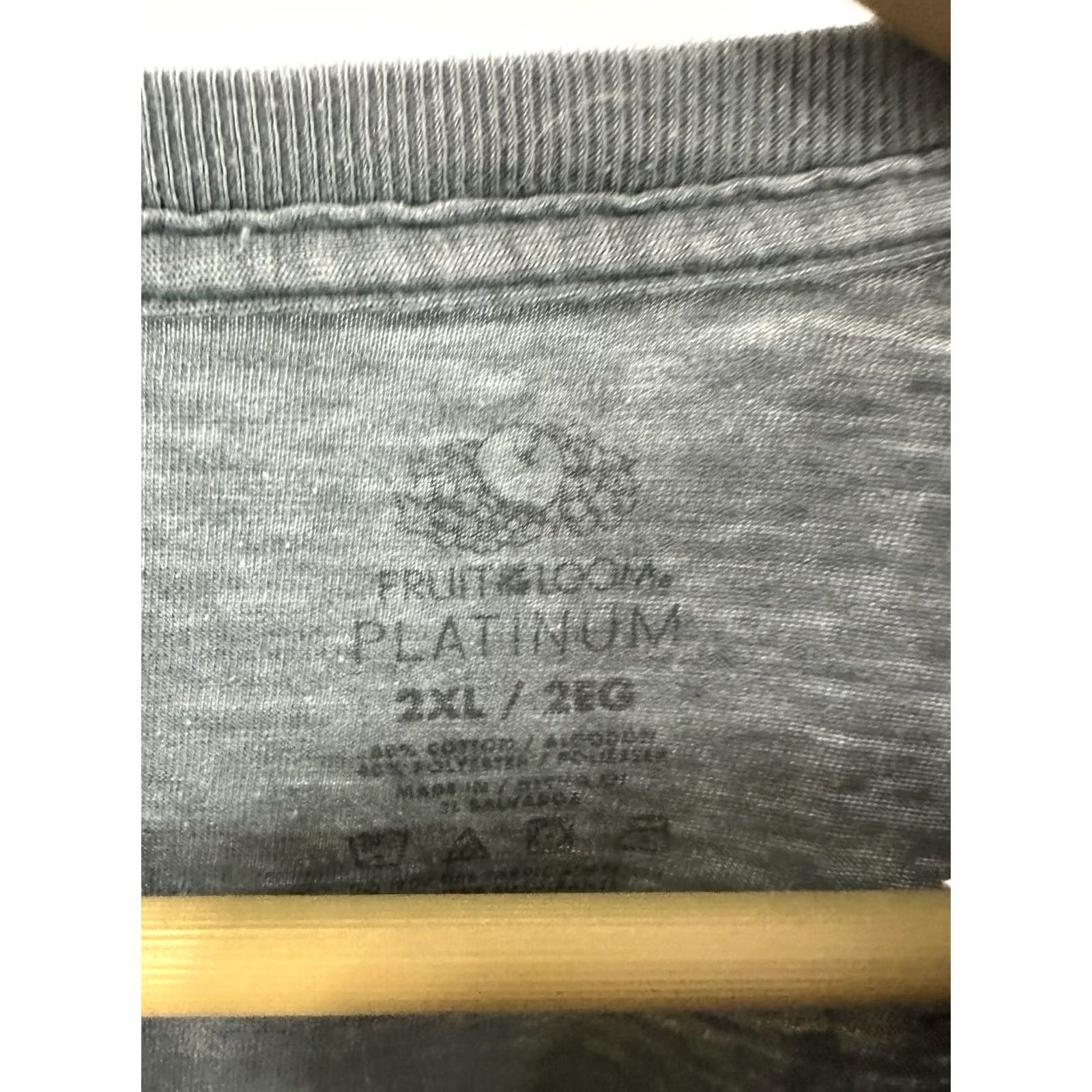 Fruit Of The Loom VINTAGE FTOL Gradient Sun Faded Worn Soft WIP Work T-Shirt 2XL Gray Mens Shirt Size US XXL / EU 58 / 5 - 3 Thumbnail