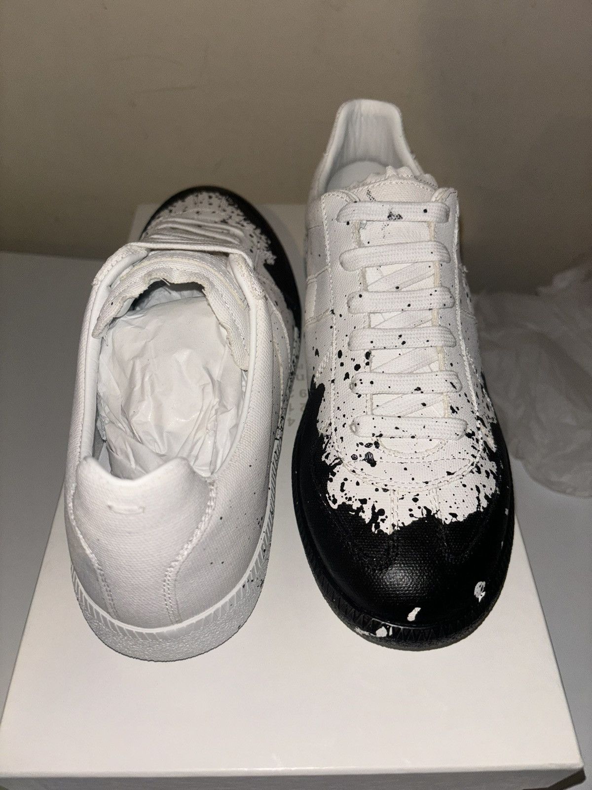 Maison Margiela Maison Margiela Replica 'Paint Splatter - White Black' Size US 7 / EU 40 - 4 Thumbnail