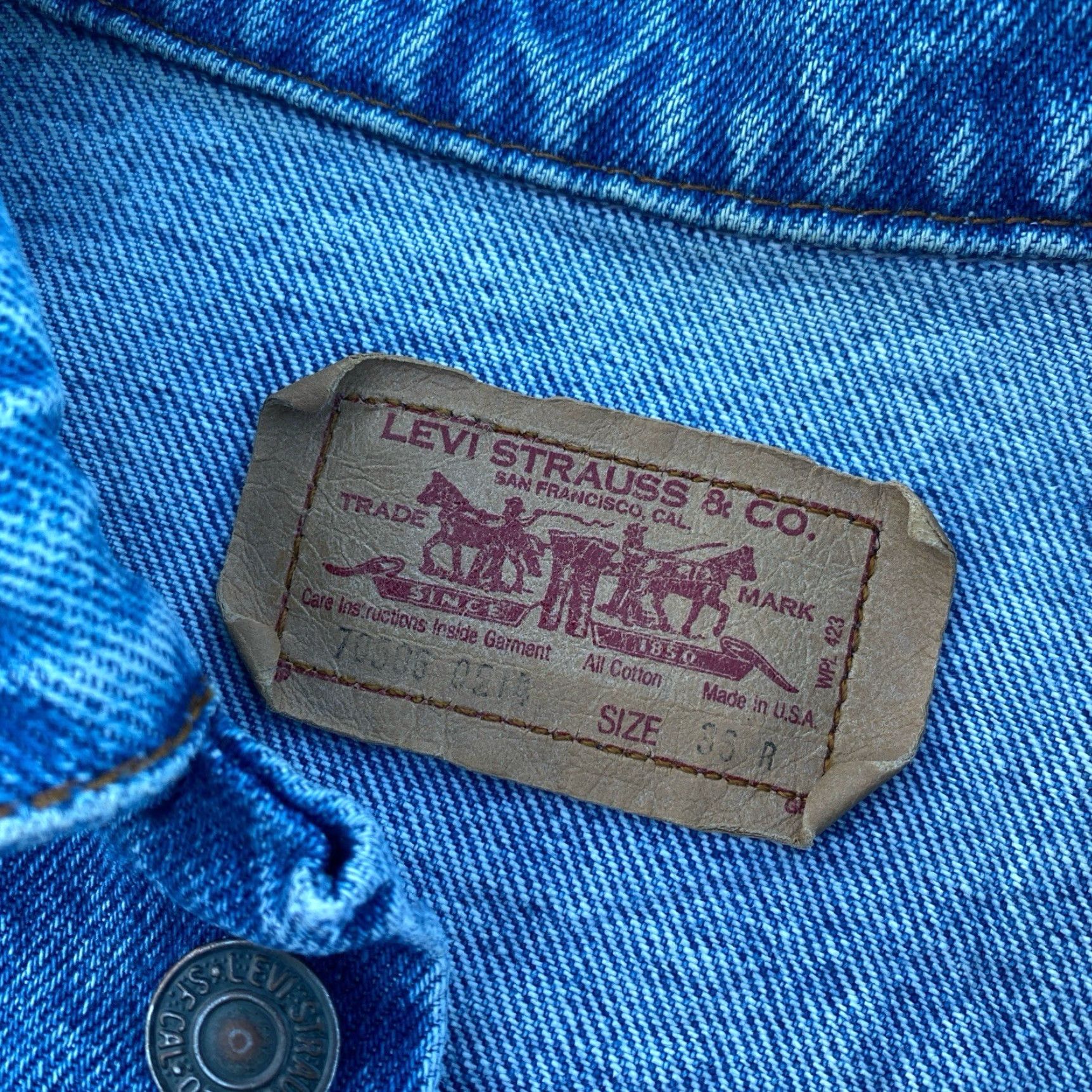 Levi's VTG Levi’s 70506-0214 Blue Denim Jean Button Jacket Size 35R Made In USA Red Tab Unisex Adults Cotton Denim USA 80s 90s Basic Jacket Mens Womens Size 24" / US 00 / IT 34 - 5 Thumbnail