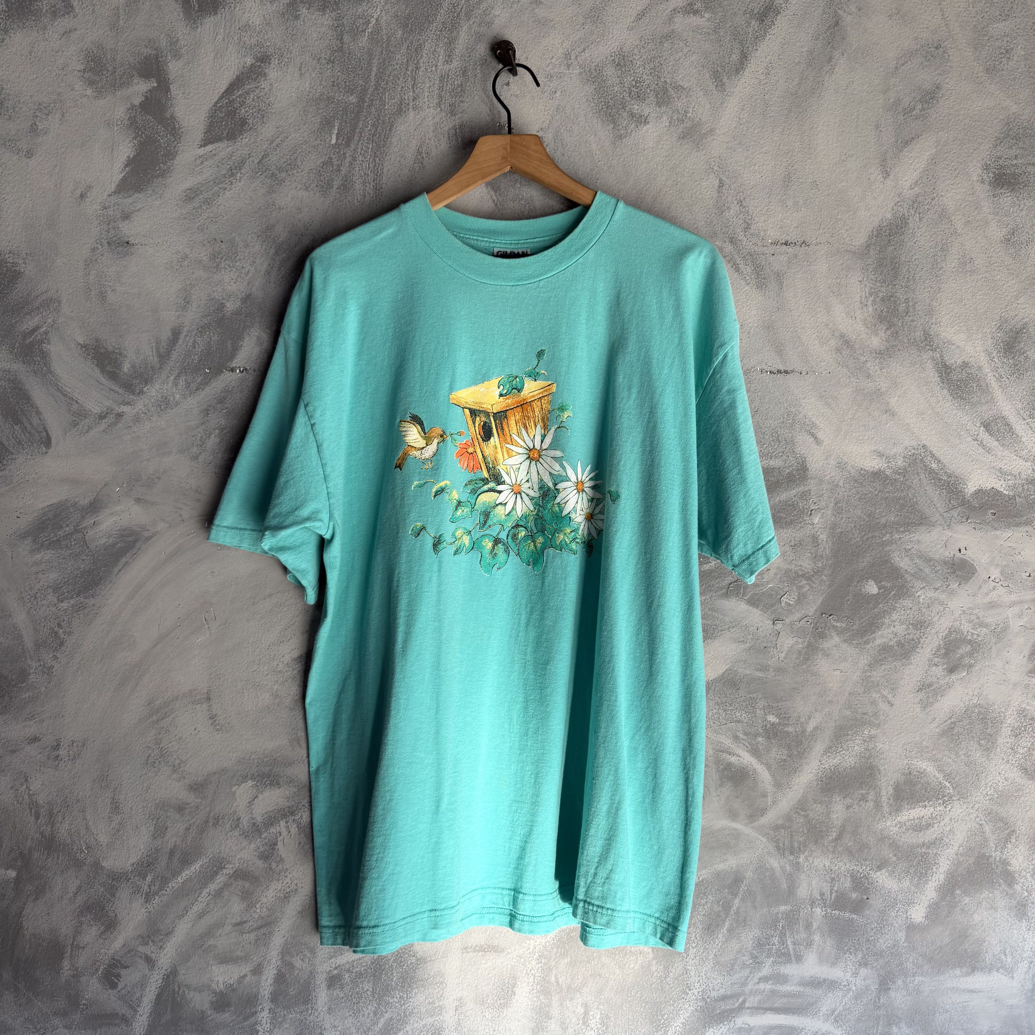 Gildan Vtg Birdhouses Floral T Shirt Grandma Core Graphic Cute 90s Size US XL / EU 56 / 4 - 1 Thumbnail