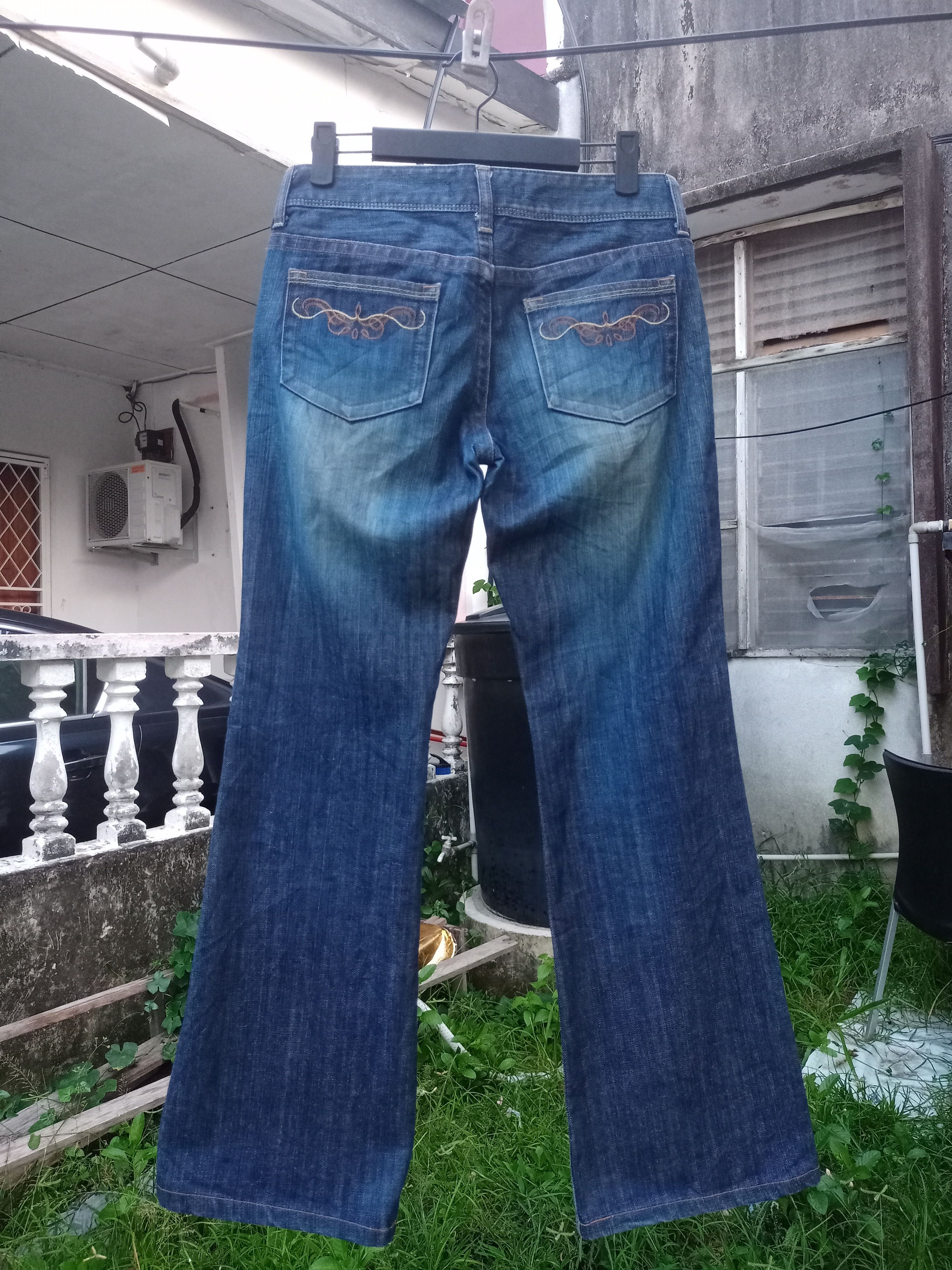 Japanese Brand Vintage Japanese Brand Blue Wash Distressed Flare Jeans Size US 28 / EU 44 - 13 Thumbnail