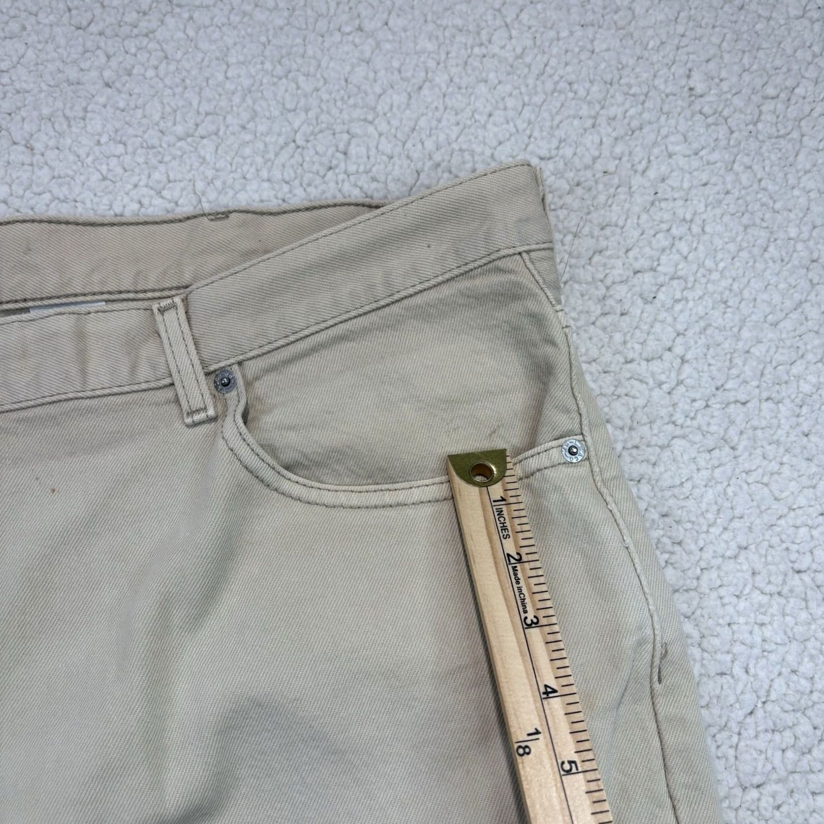 Levi's VINTAGE Levi's 550 Relaxed Fit Jean Shorts Cream Denim Size 44 Jorts Size US 44 / EU 60 - 4 Thumbnail