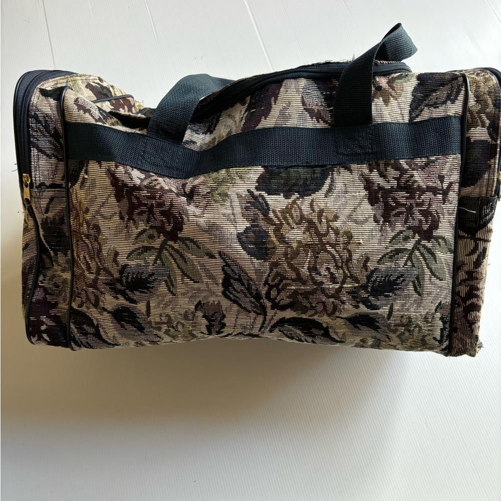 Designer Needlepoint duffle bag Size ONE SIZE - 5 Thumbnail