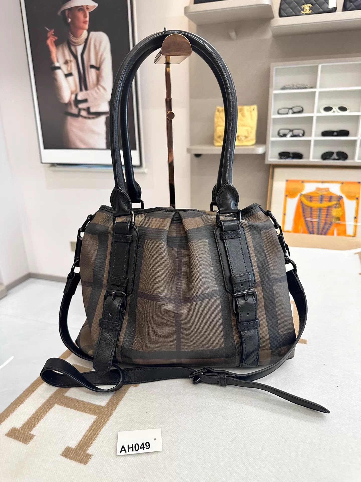 Burberry Multi Checkered Tote Bag with Leather Straps Size ONE SIZE - 1 Thumbnail