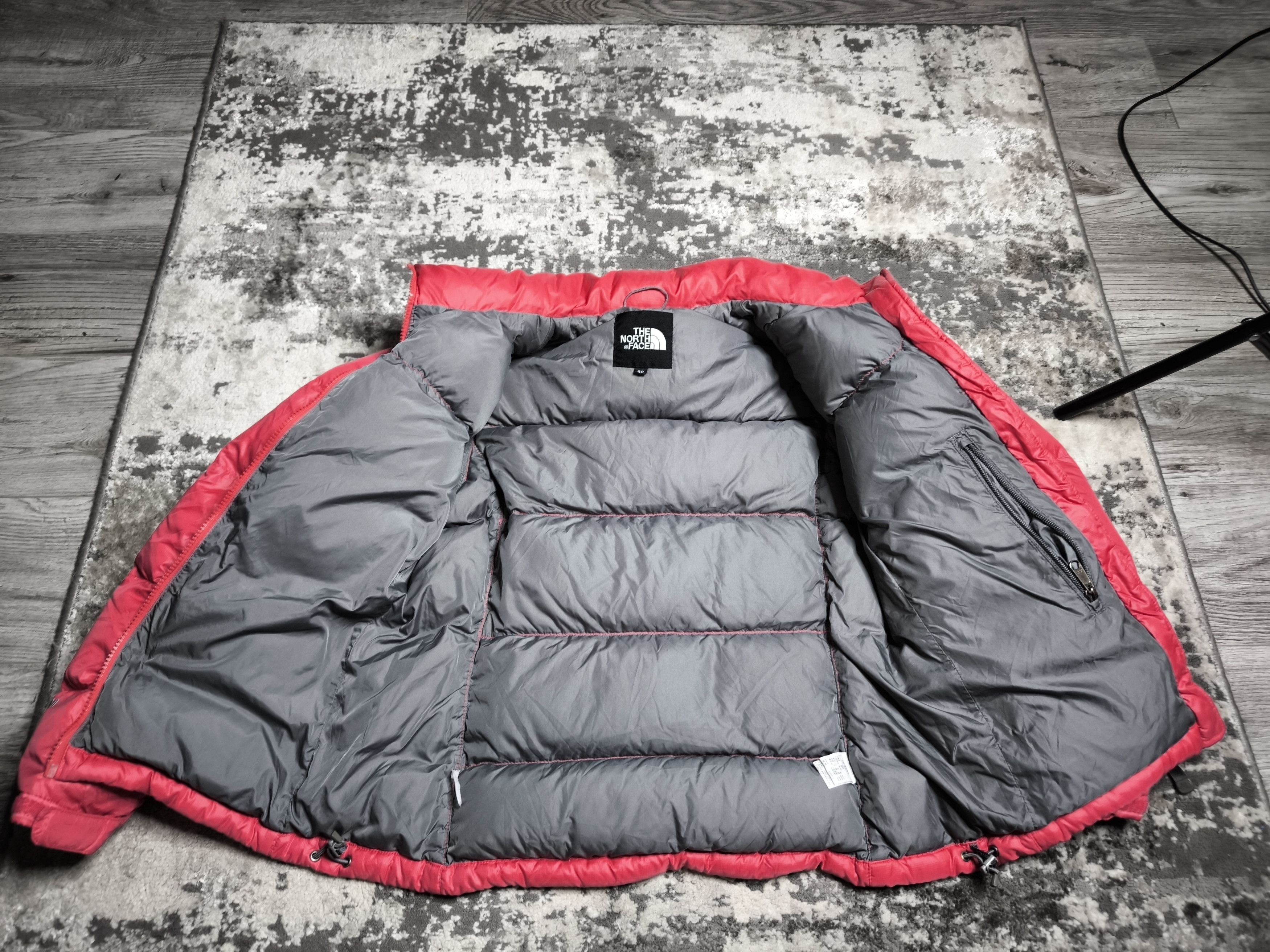 The North Face Women's (S) The North Face Retro Nuptse 700 Down Jacket Size S / US 4 / IT 40 - 8 Thumbnail