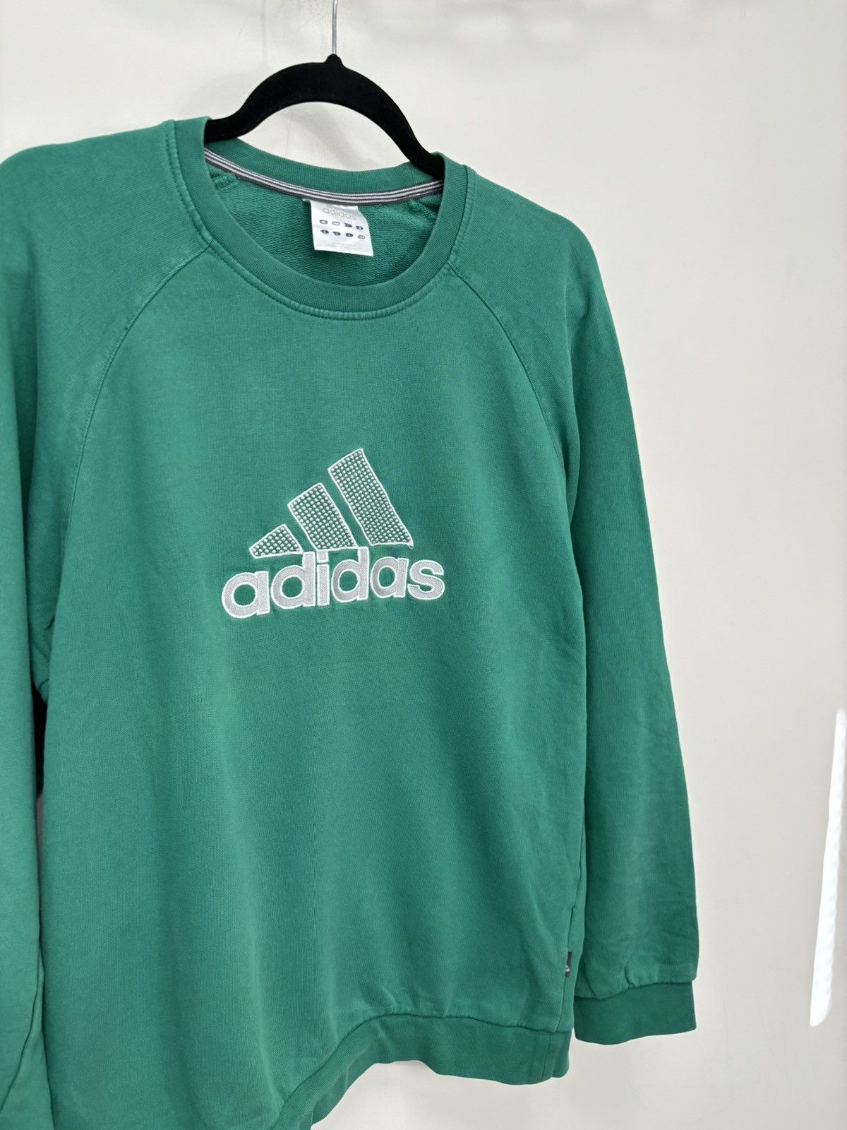 Adidas Vintage Adidas Y2K Big Embroidered Logo Sweatshirt Size US M / EU 48-50 / 2 - 3 Thumbnail