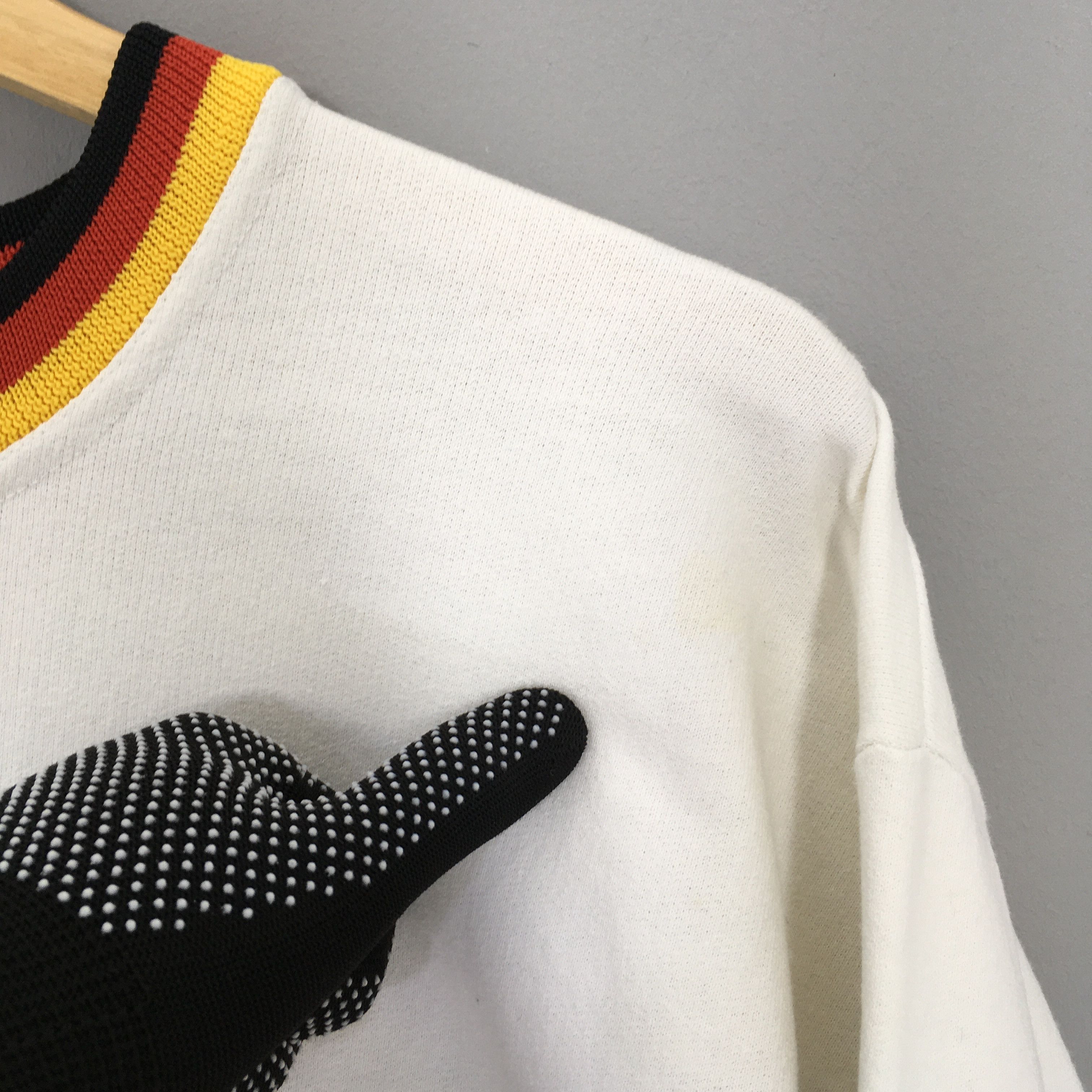 Vintage Vintage 90s Deutschland Germany White Sweatshirt Large Size US L / EU 52-54 / 3 - 5 Thumbnail