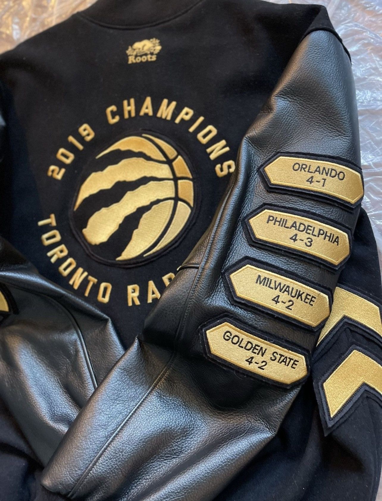 Roots 2019 ROOTS x TORONTO RAPTORS CHAMPIONSHIP JACKET Size US XXL / EU 58 / 5 - 4 Thumbnail