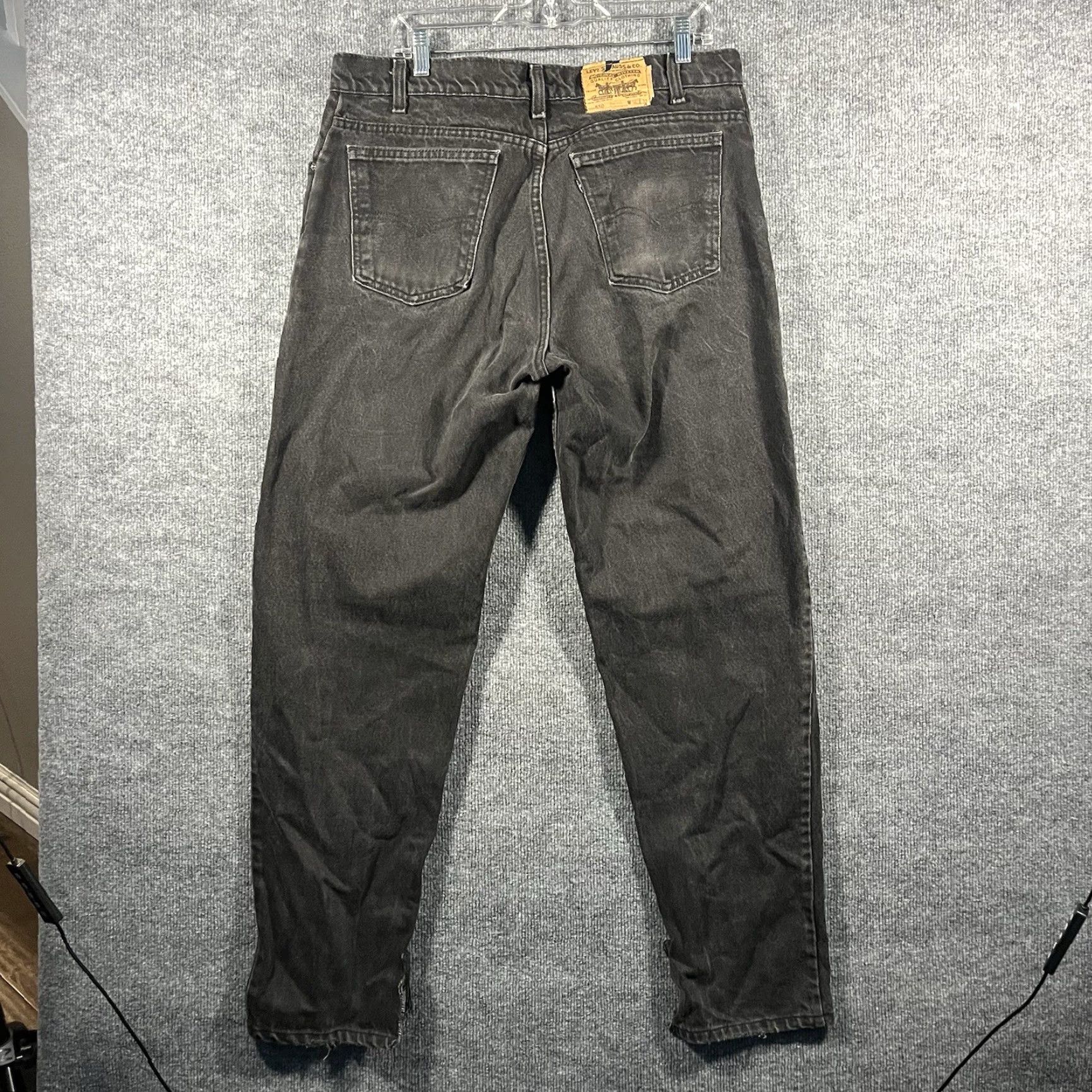 Levi's VINTAGE Levi's Jeans 550 Tapered 36x31 Regular Mens Black USA Denim Leather Logo Pocket Size US 36 / EU 52 - 7 Thumbnail