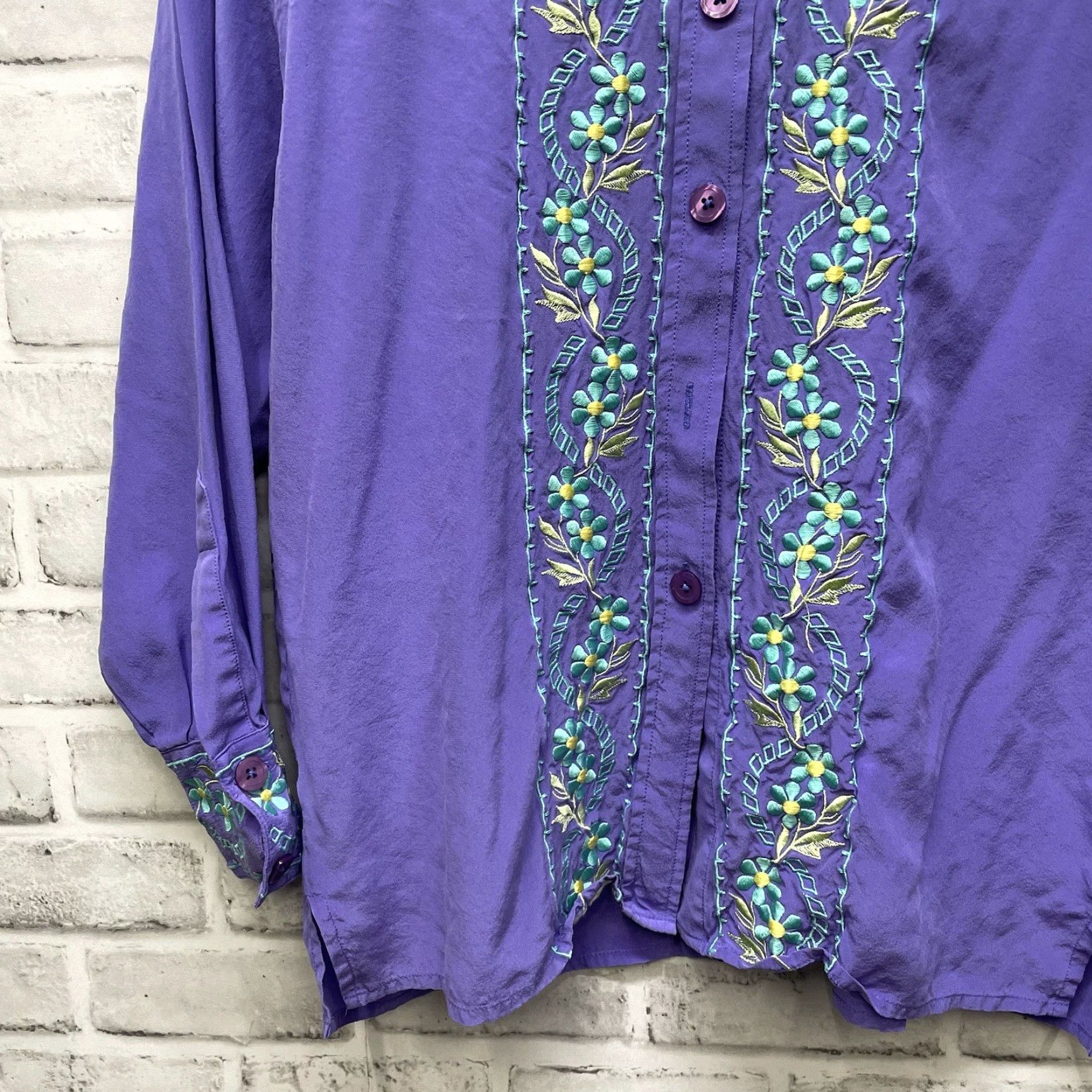 Diane von Furstenberg VTG Diane Von Furstenburg Purple Floral Embroidered Silk Shirt Womens XS Size XS / US 0-2 / IT 36-38 - 3 Thumbnail