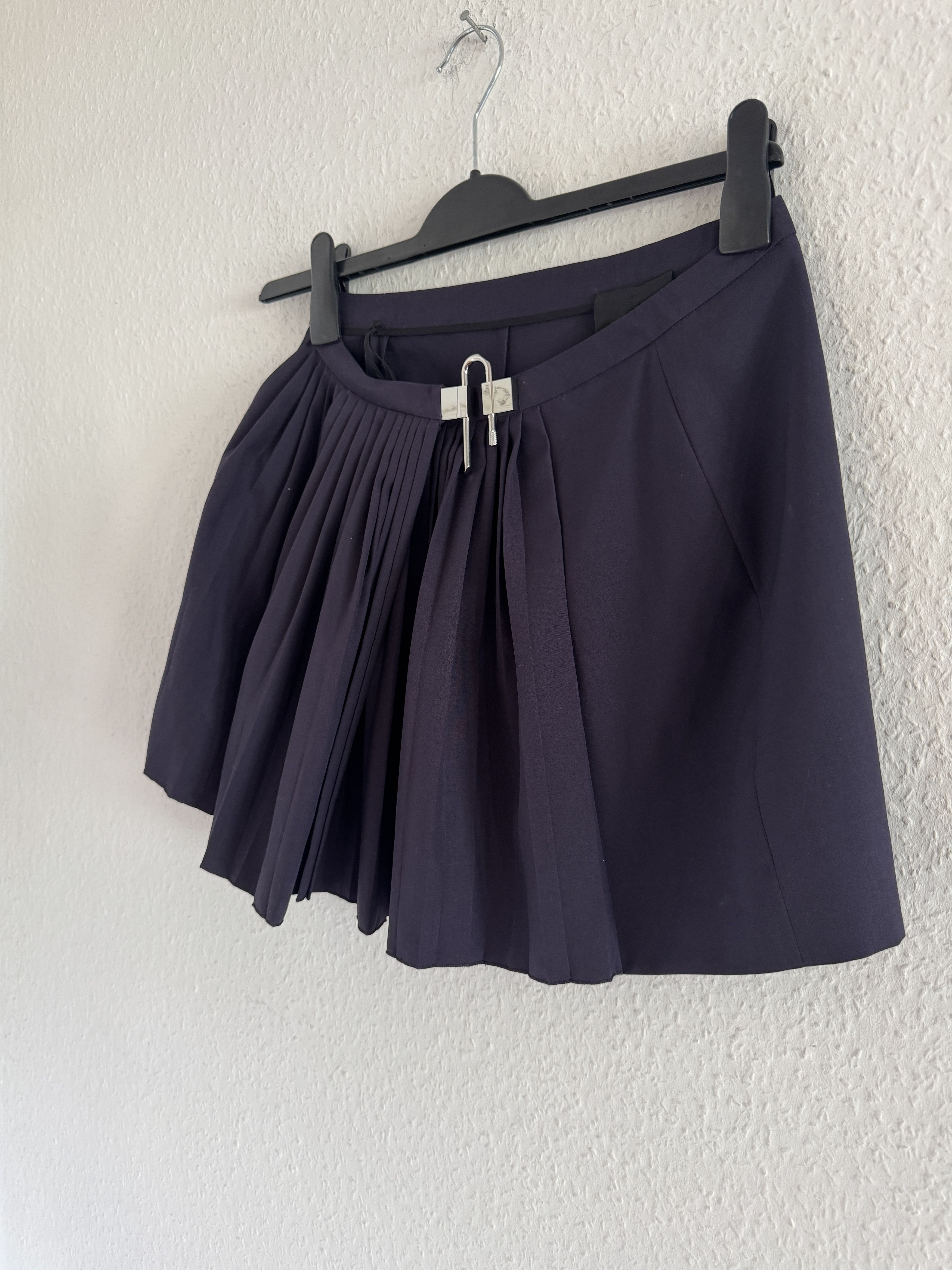 Givenchy Pleated Mini Skirt in Dark Purple (Sample) Size 26" / US 2 / IT 38 - 2 Thumbnail