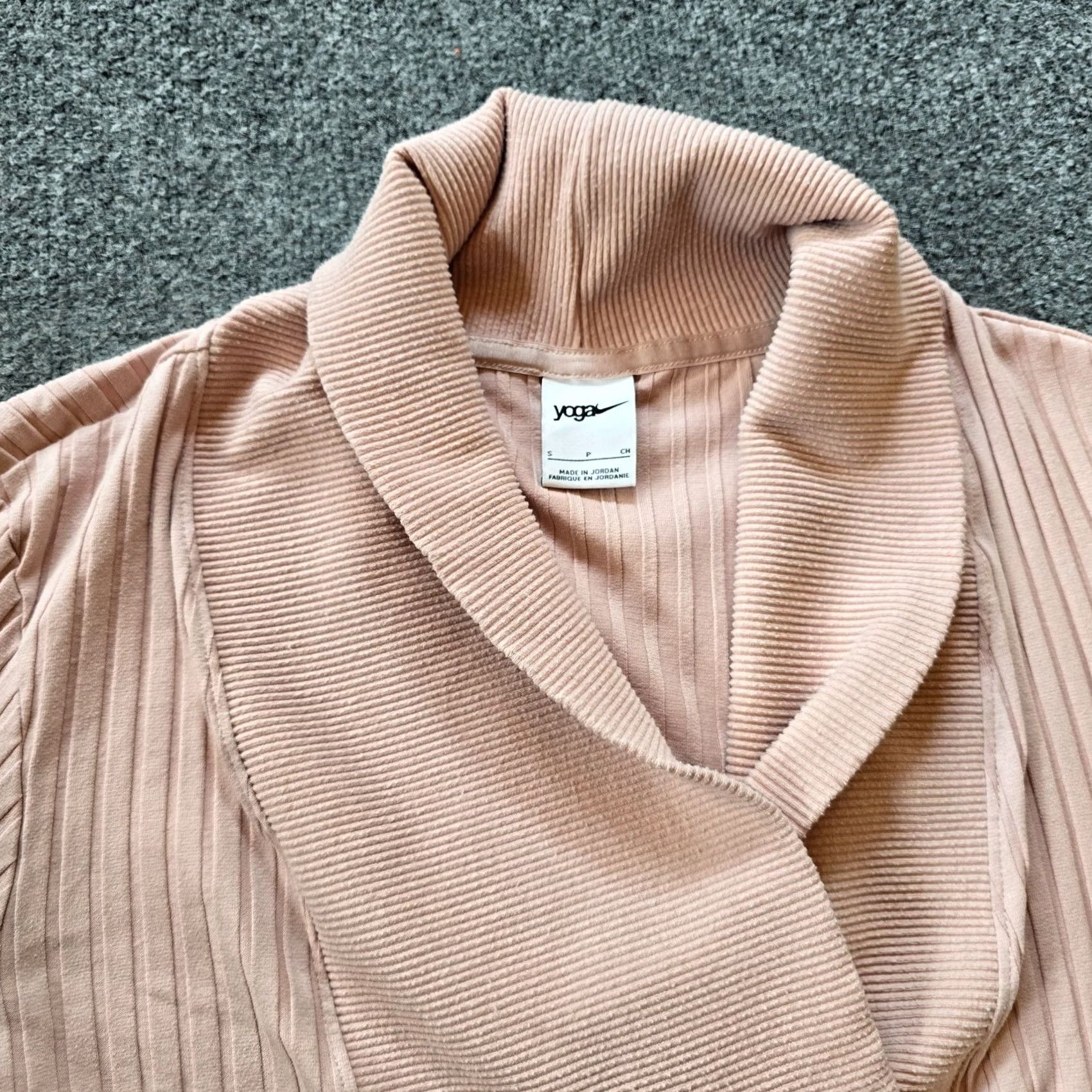 Nike Nike Top Womens Size Small Pink Ribbed Knit Yoga Collared Stretch Casual Capsule Shirt Women Small Pink Ribbed Knit Nike Top Yoga Casual Capsule Size S / US 4 / IT 40 - 2 Thumbnail