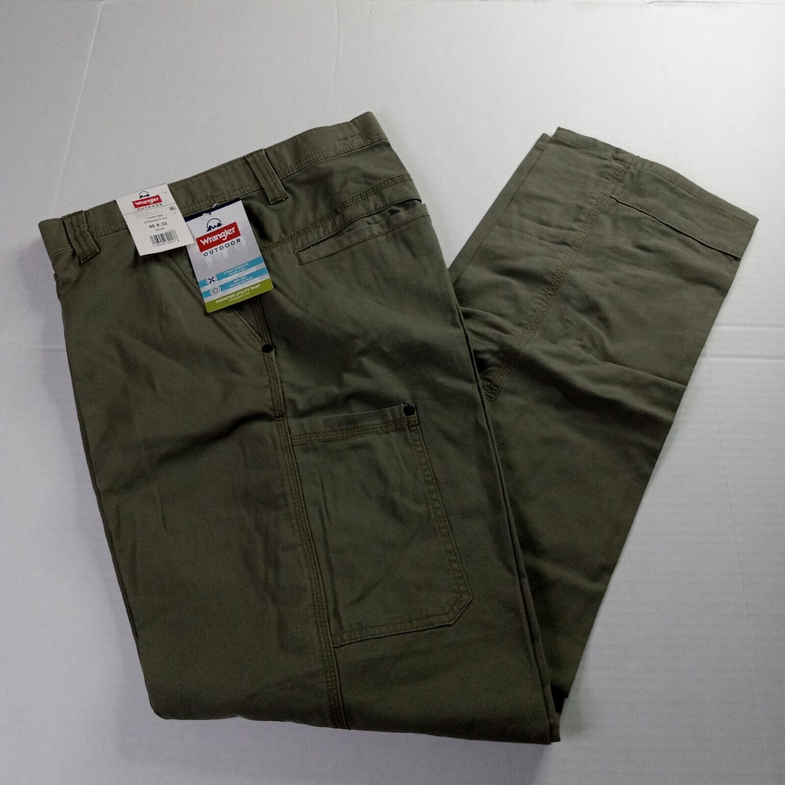 Wrangler Wrangler Outdoor Utility Pants Mens 40x32 Green Straight Fit Size US 40 / EU 56 - 1 Thumbnail