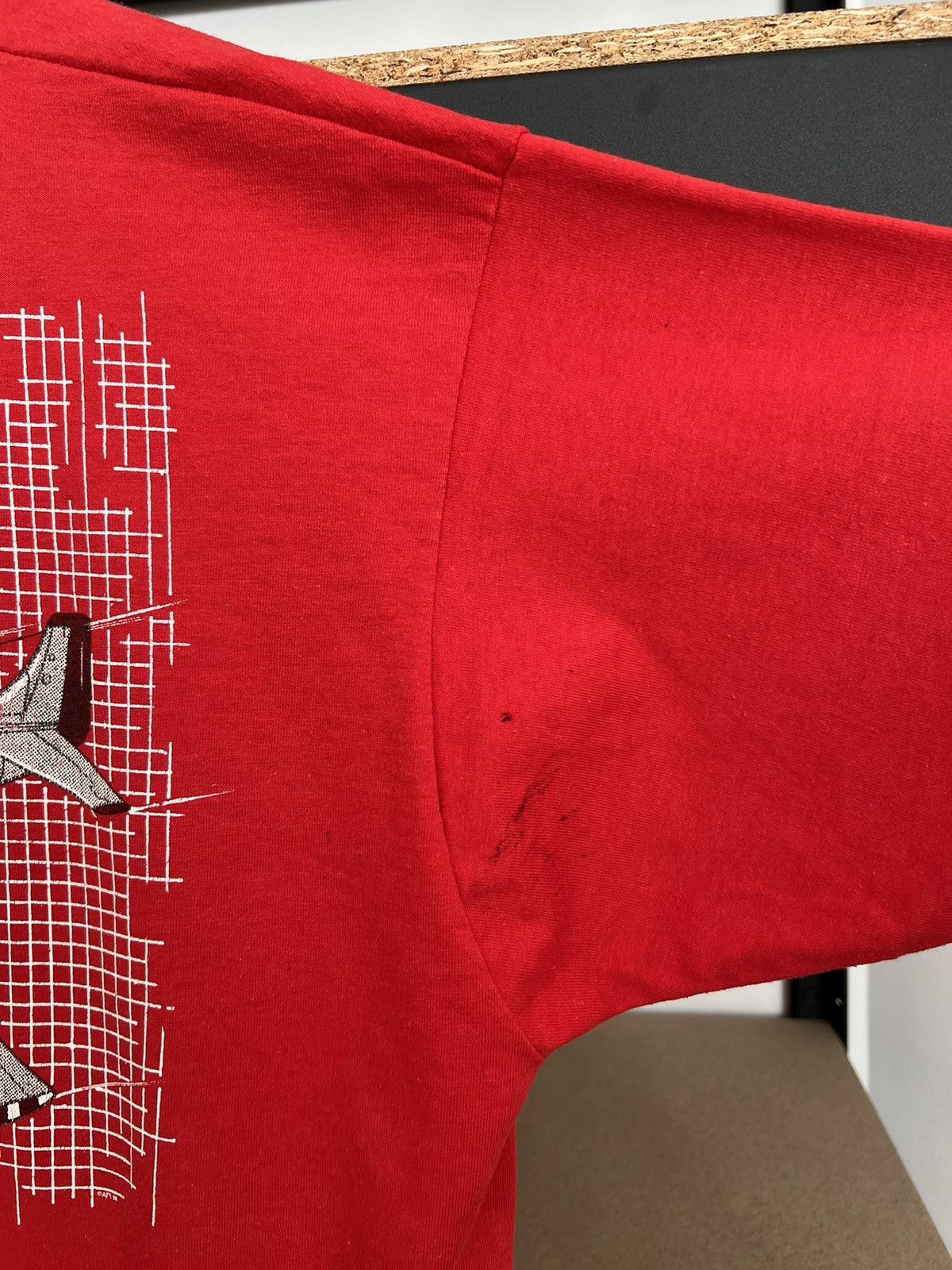 Vintage Vintage 90s P-51 Mustang Fighter-Bomber Airplane Red T-shirt Size US XL / EU 56 / 4 - 16 Thumbnail