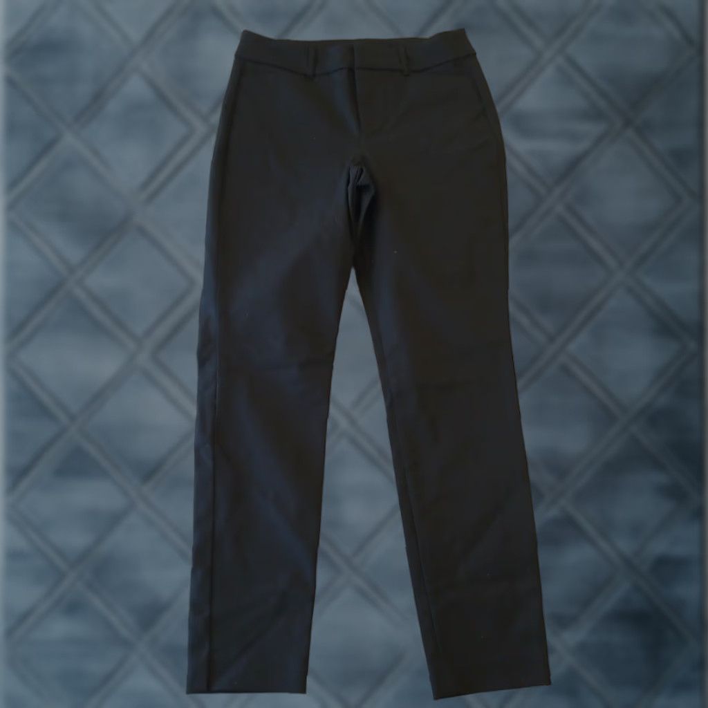 Old Navy Old Navy Pixie Ankle Pants Womens Size 4 Black Stretch Cotton Blend Pockets Modern Straight Leg Cap Stretchy Pockets Womens 4 Black Pixie Ankle Pants Size 27" / US 4 / IT 40 - 1 Thumbnail