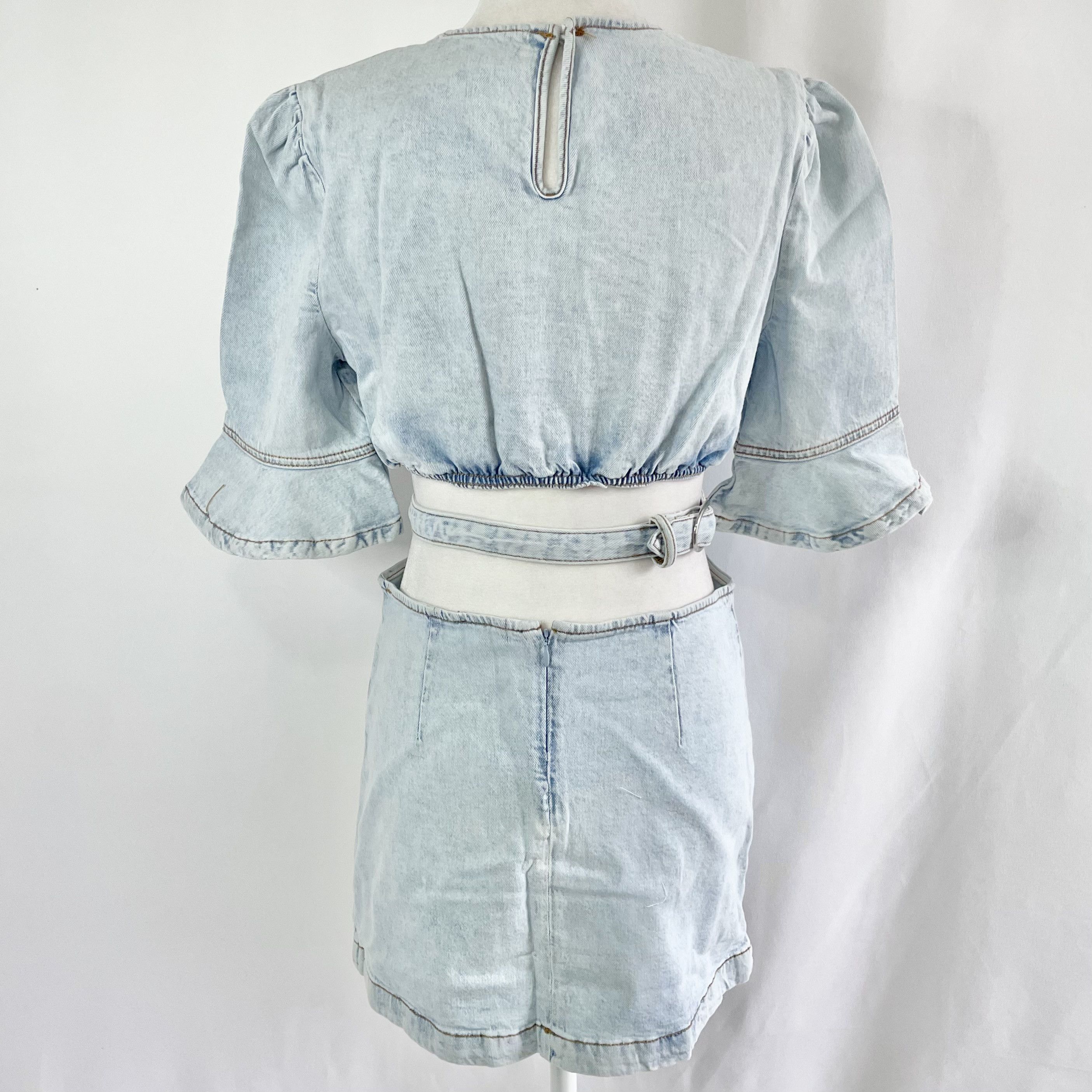 WeWoreWhat WeWoreWhat Set Denim Cut Out Waist Mini Skirt & Crop Top XS Size 26" / US 2 / IT 38 - 6 Thumbnail