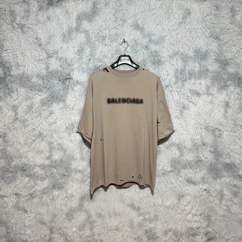 Balenciaga Balenciaga Blurred Mosaic Short Sleeve T-Shirt Khaki Size US XS / EU 42 / 0 - 1 Thumbnail