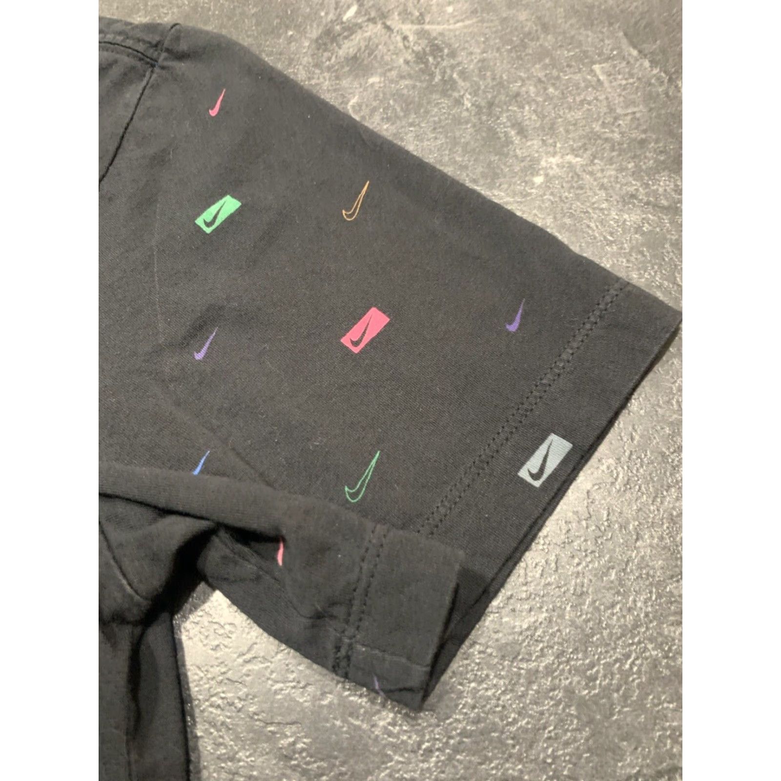 Nike Nike Black Multicolor Graphic T-Shirt Men's Small Size US S / EU 44-46 / 1 - 2 Thumbnail