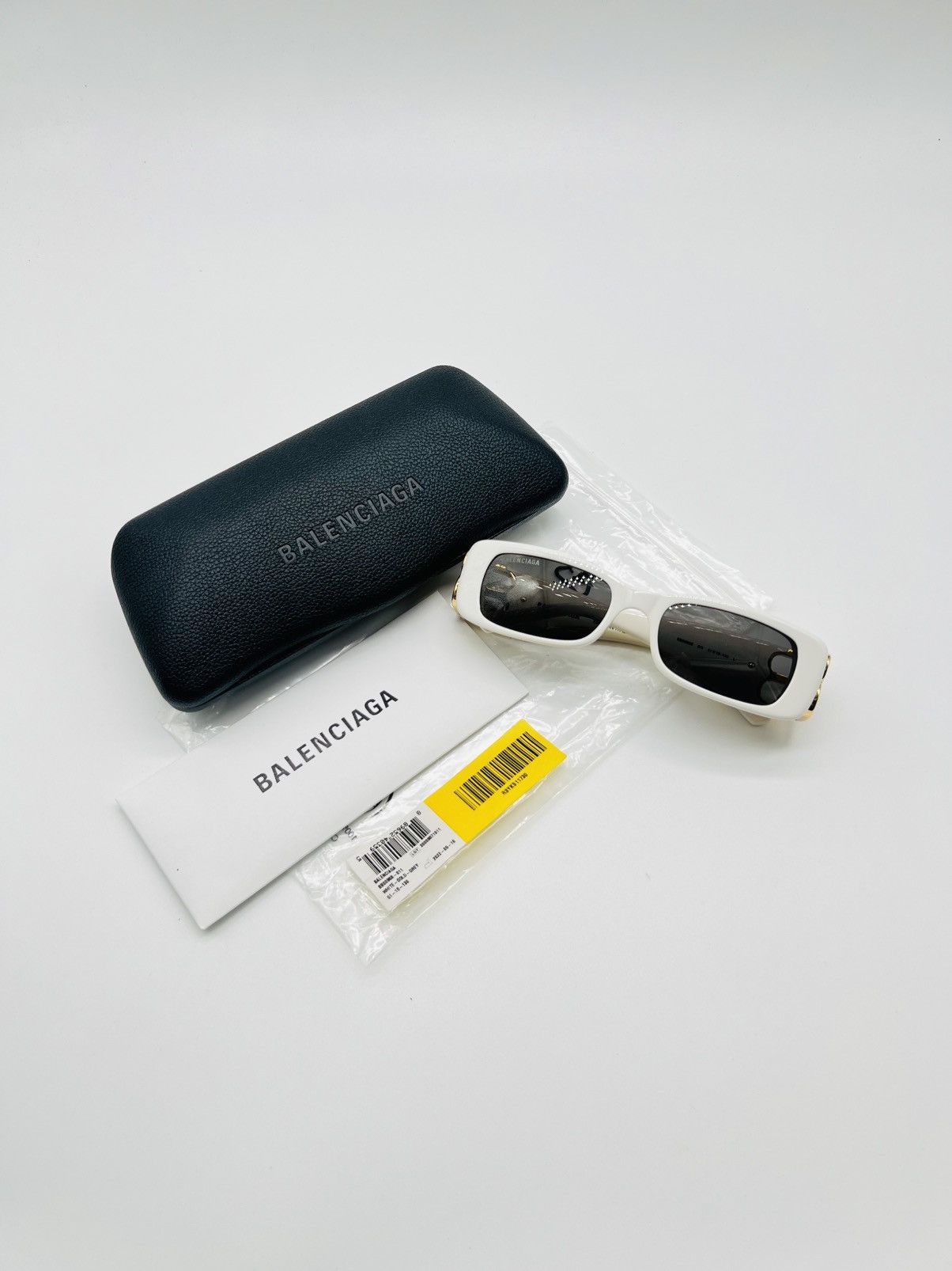 Balenciaga Balenciaga BB0096S 011 White Gold Balenciaga Sunglasses Size ONE SIZE - 1 Thumbnail