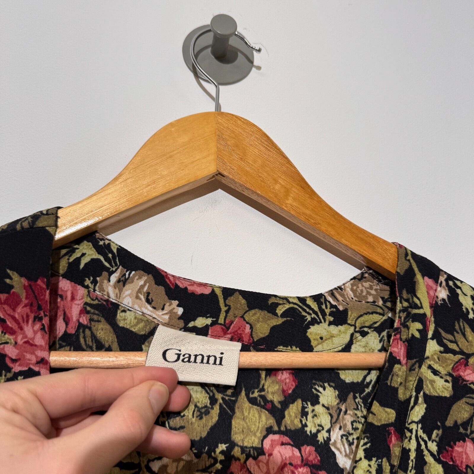 Ganni × Vintage Ganni Green Black Viscose Dress Size S Floral Pattern 90s Size S / US 4 / IT 40 - 8 Thumbnail
