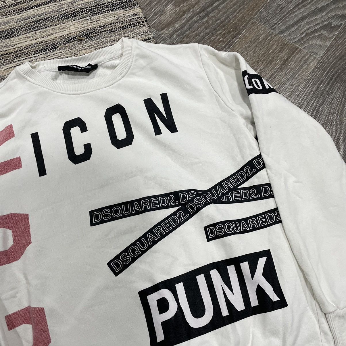 Dsquared2 × Japanese Brand Disquared2 y2k Sweatshirt big logo multicolored punk rock al Size US S / EU 44-46 / 1 - 3 Thumbnail