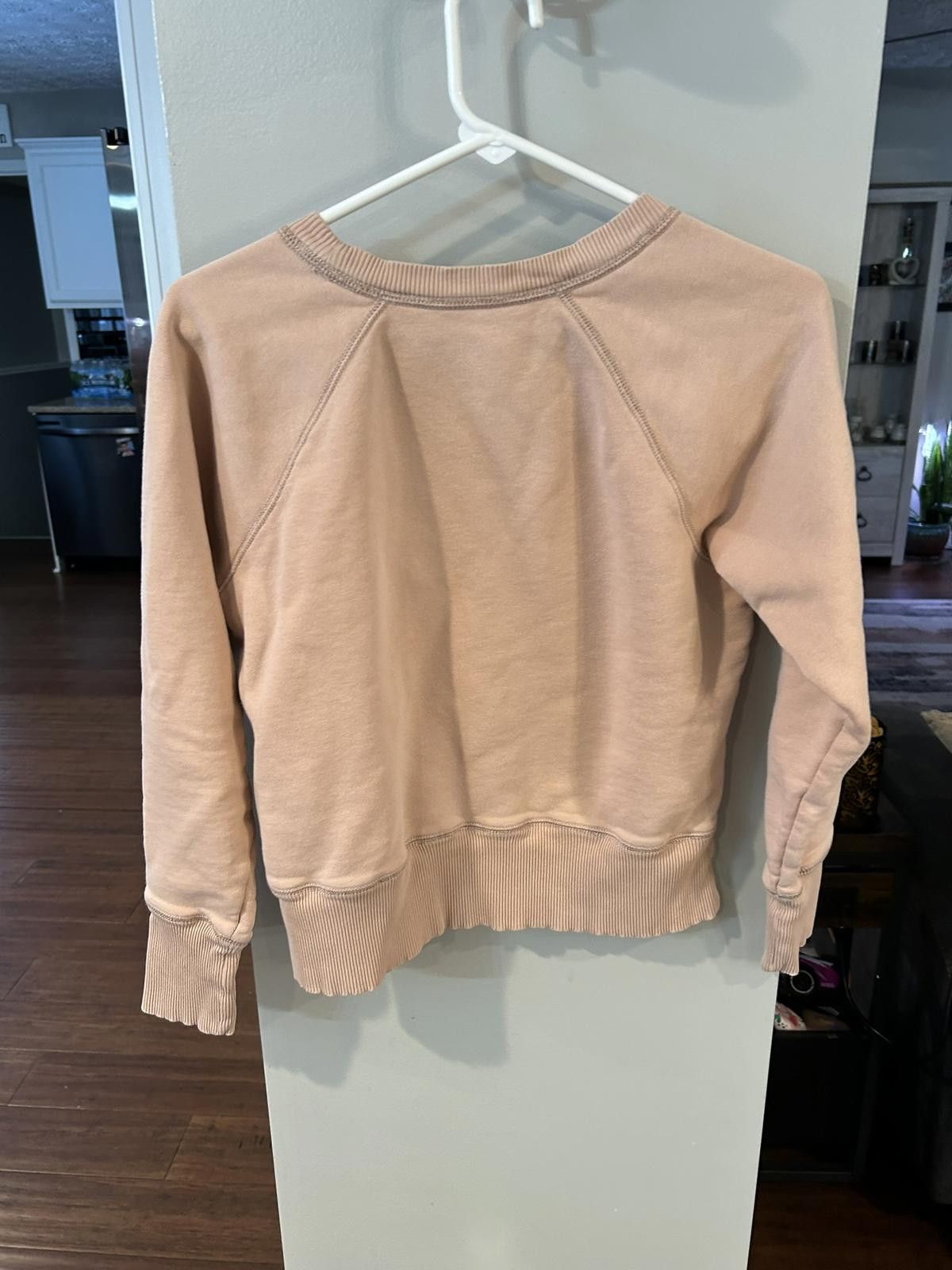 Banana Republic Banana Republic Women's Pink Crewneck Sweatshirt Size Small Size S / US 4 / IT 40 - 3 Thumbnail