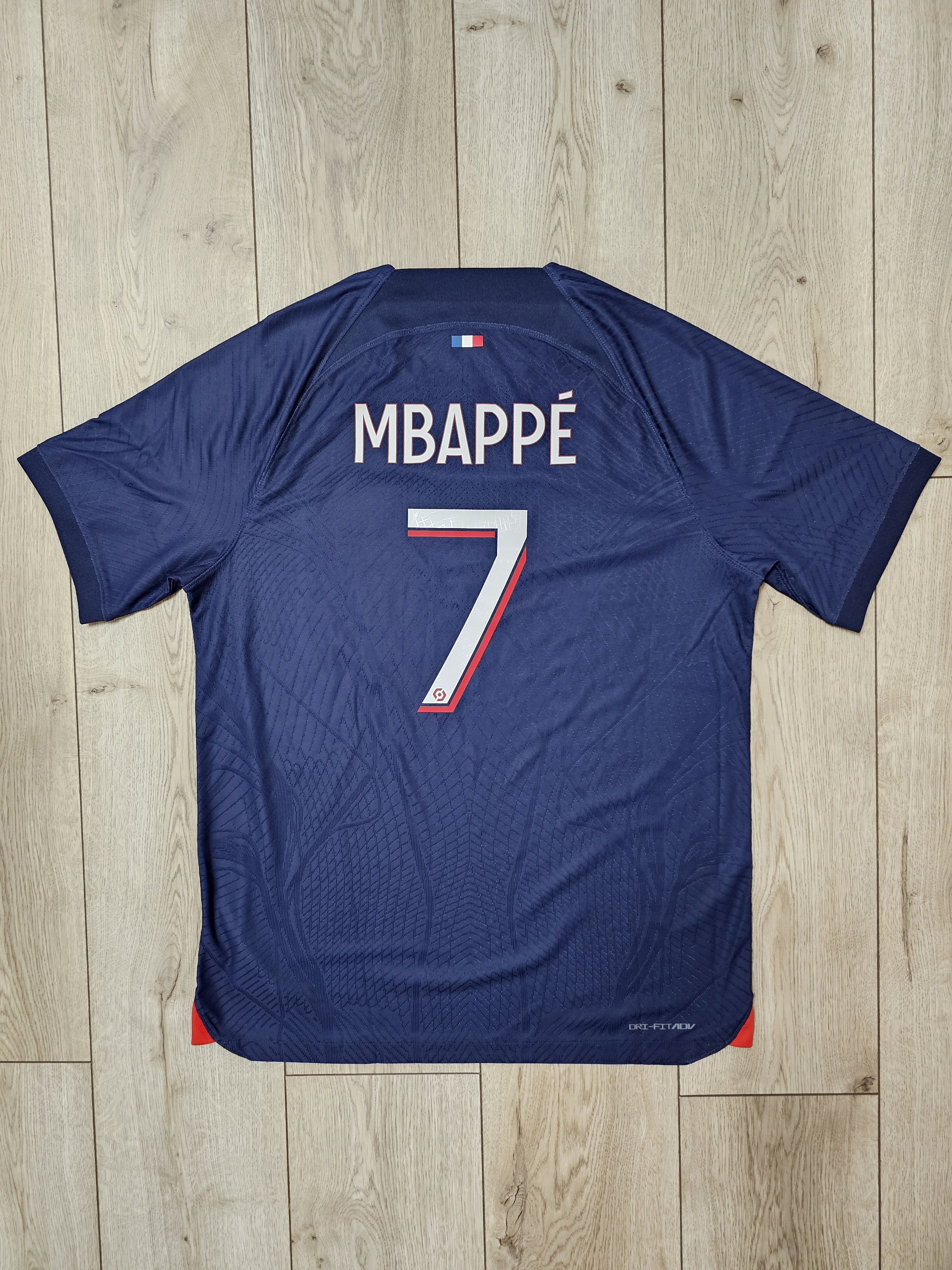 Nike PSG PARIS SAINT-GERMAIN MBAPPE PLAYER VERSION FOOTBALL SHIRT Size US L / EU 52-54 / 3 - 1 Thumbnail