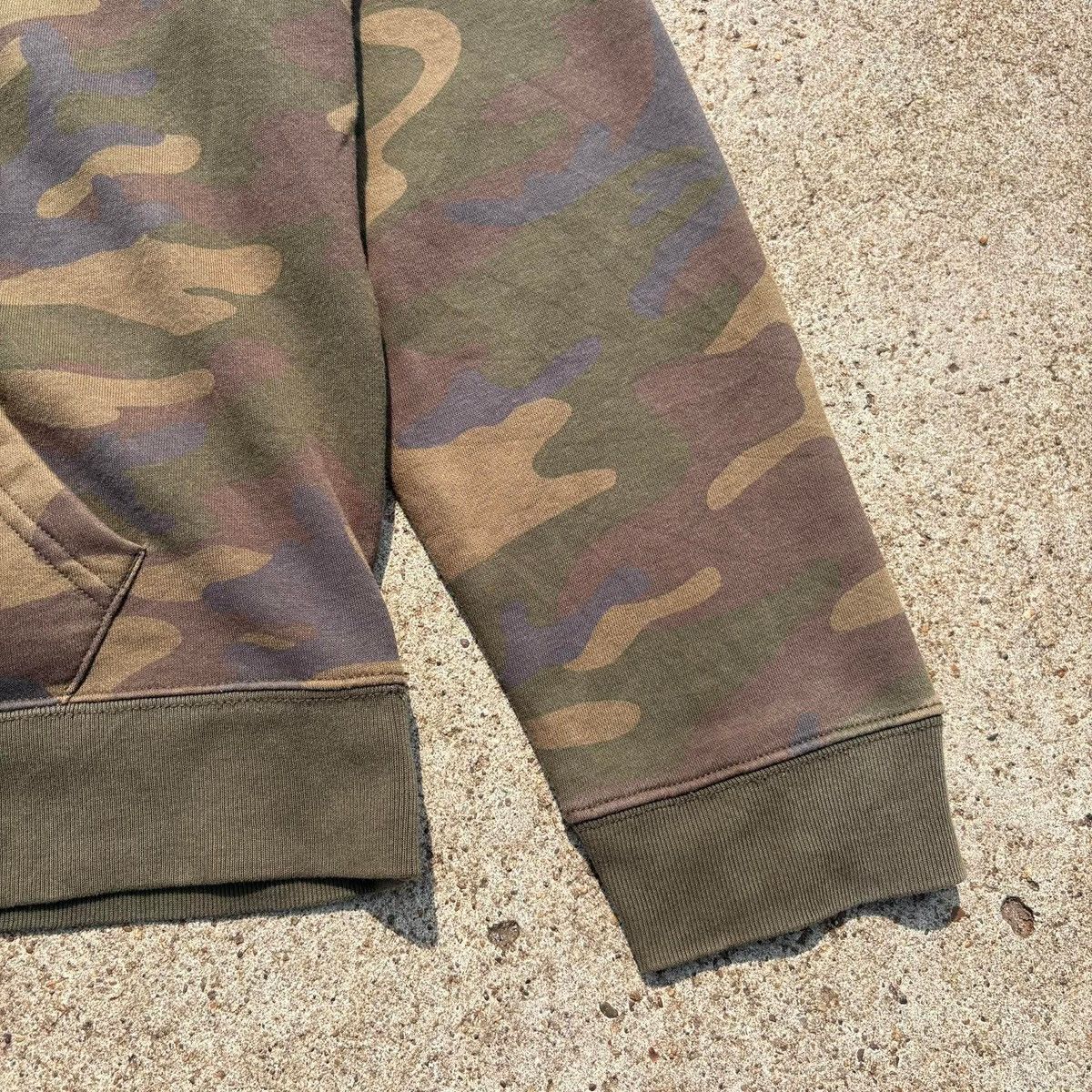 Gap ❌SOLD❌GAP Military Camo Hoodie Big Logo Streetwear Size L Size US XL / EU 56 / 4 - 6 Thumbnail