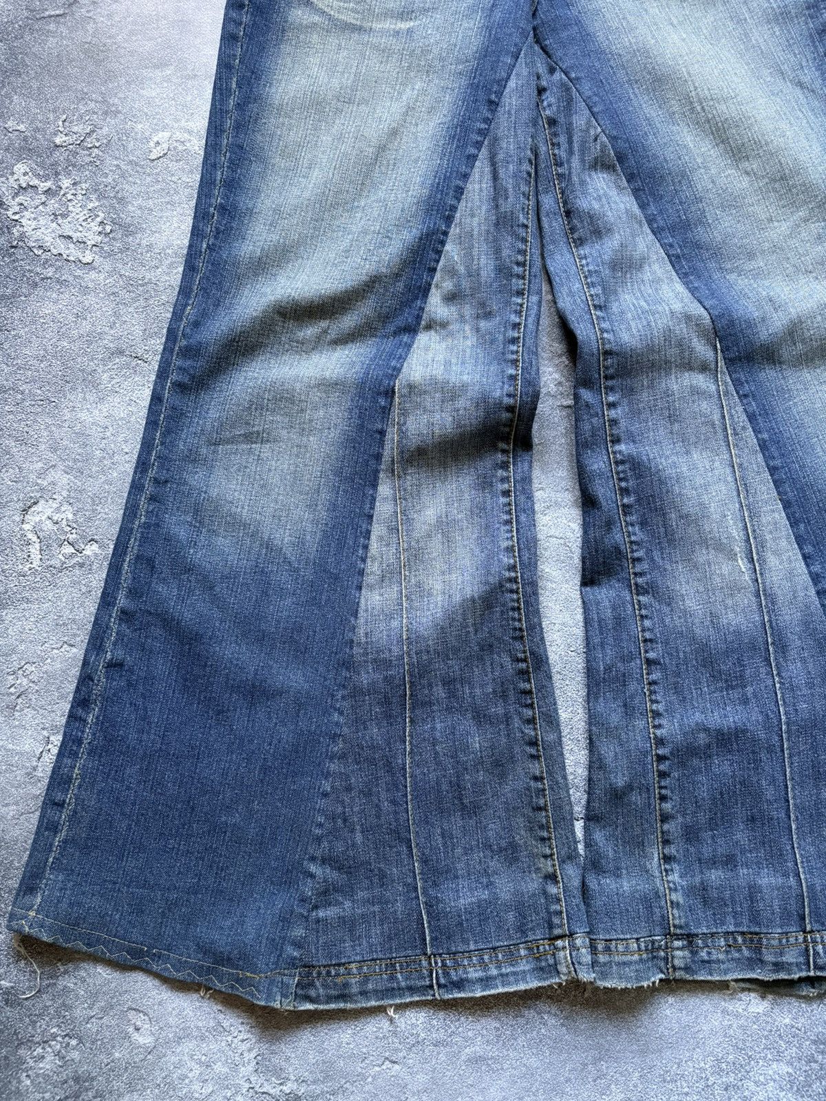 Dolce & Gabbana Vintage 00s Dolce&Gabbana Y2K Mega Flared Jeans Rare Size 28" / US 6 / IT 42 - 4 Thumbnail