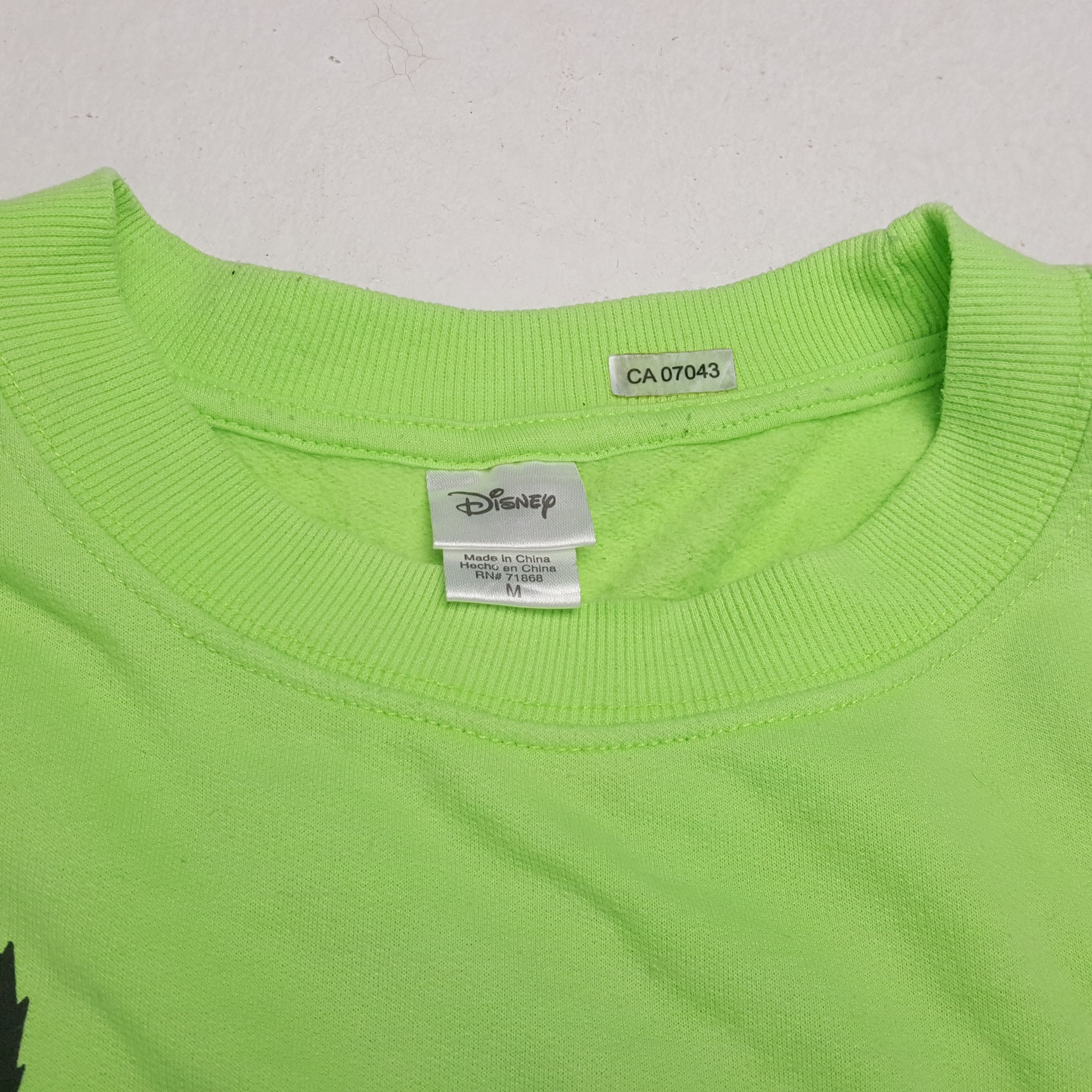 Disney × Vintage Vintage Disney's HAKUNA MATATA Promotion Sweatshirts Size US L / EU 52-54 / 3 - 9 Thumbnail