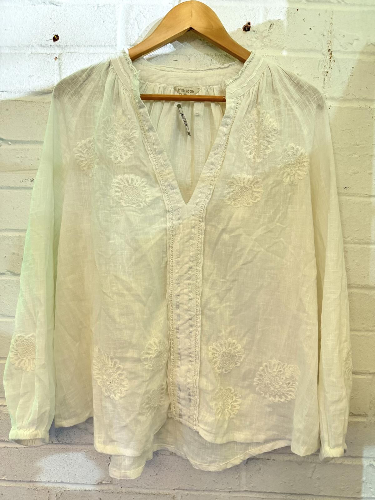 Other Monsoon White Embroidered Long Sleeve Blouse Size M / US 6-8 / IT 42-44 - 1 Thumbnail