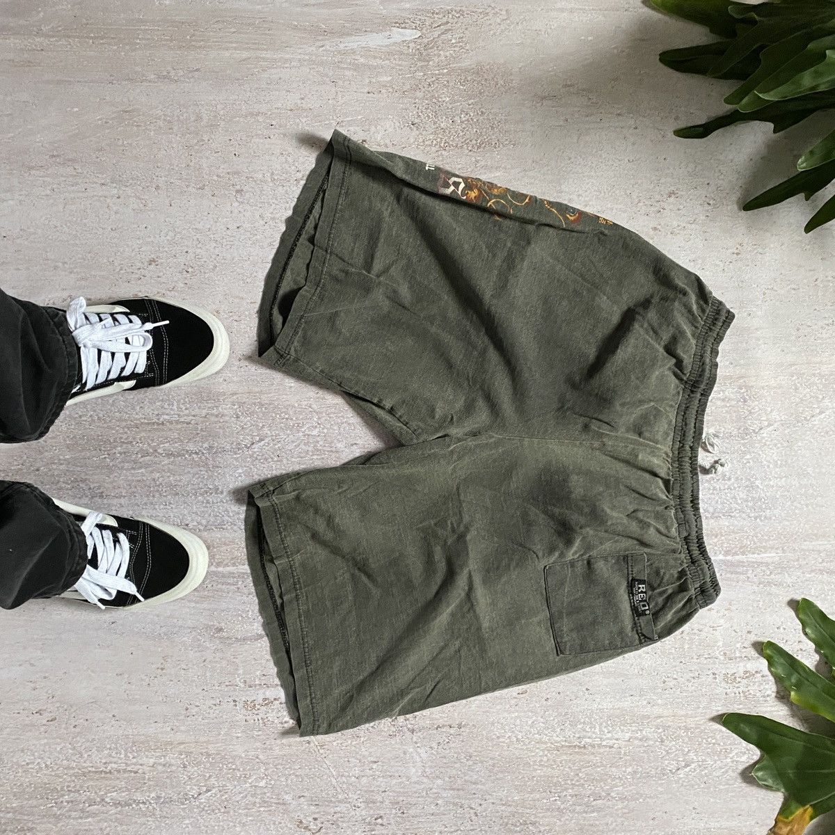 Band Tees × Vintage VINTAGE 90S AMAZING FADED AC/DC BAND SHORTS 278 Size US 34 / EU 50 - 2 Thumbnail